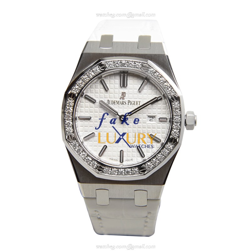 Audemars Piguet 67651ST.ZZ.D011CR.01 Royal Oak Replica Watch with White Dial on - Image 2