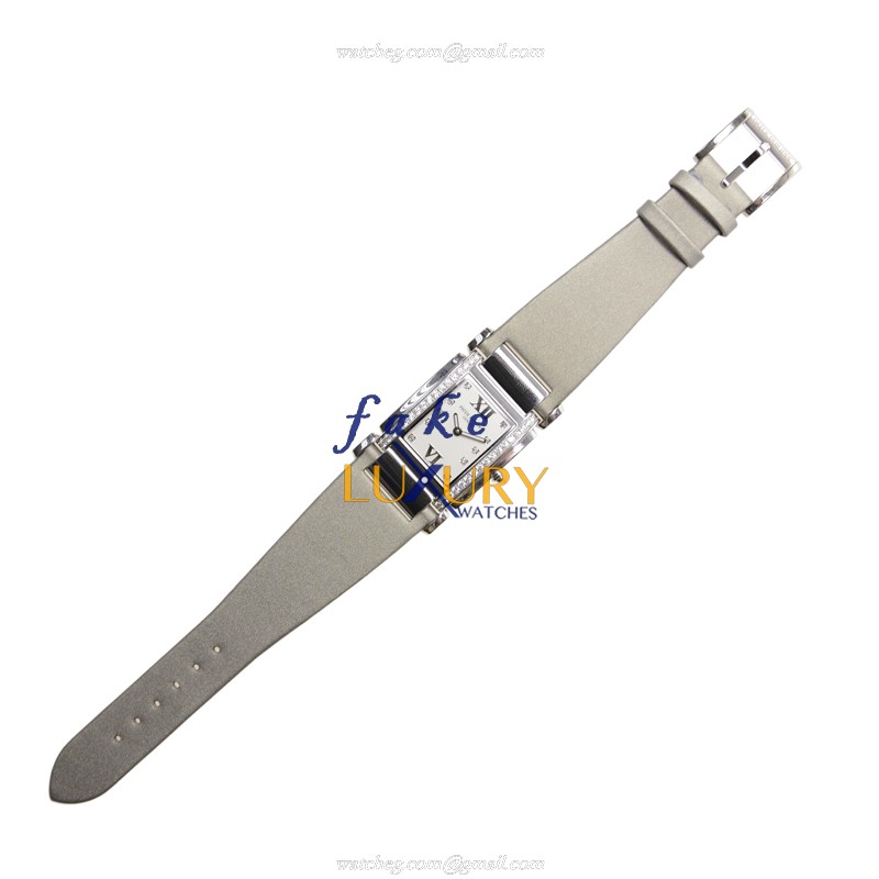 Patek Philippe 4920G-010 Replica Watch, Quartz Movement, 18kt White Gold & Diamond Case, White Dial - Image 2