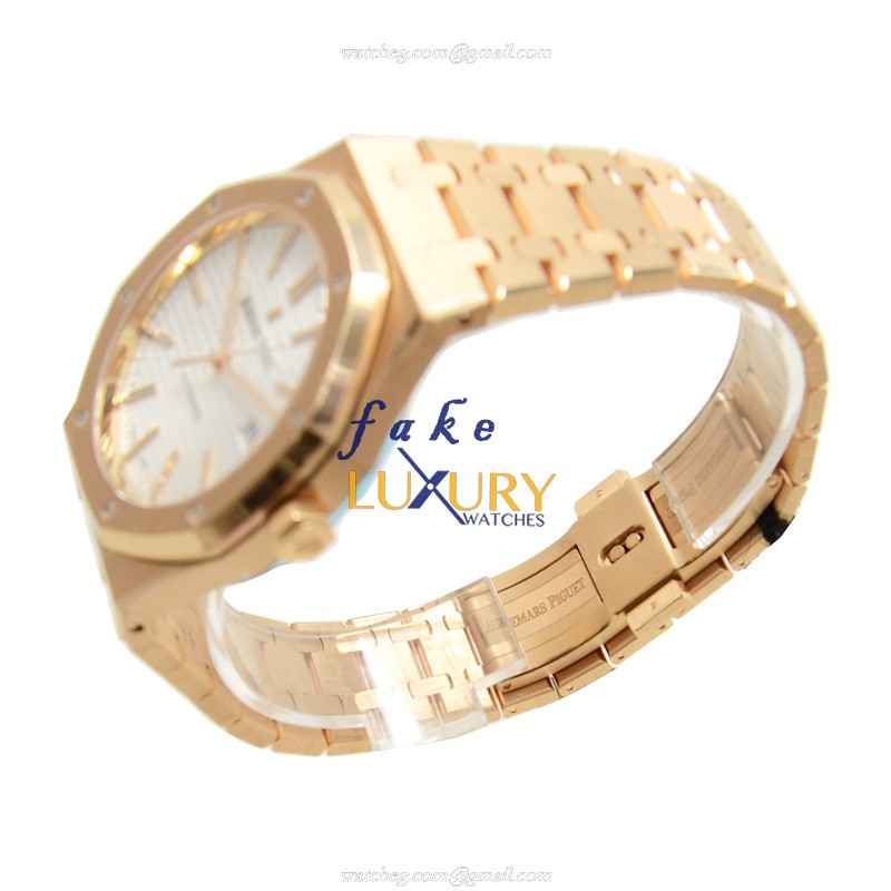 Audemars Piguet Royal Oak 15400OR.OO.1220OR.02 Replica Watch With Automatic Movement, 18kt Rose - Image 3