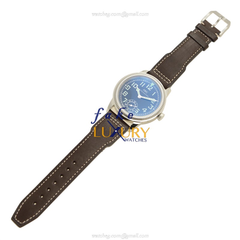 IWC IW325401 PILOTS - Replica Watch - Manual Wind - 44mm Steel Case - Black Dial Brown Strap - Image 2