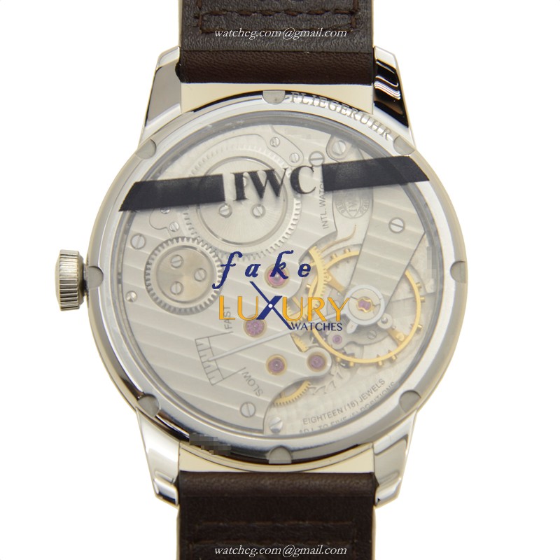 IWC IW325401 PILOTS - Replica Watch - Manual Wind - 44mm Steel Case - Black Dial Brown Strap - Image 3