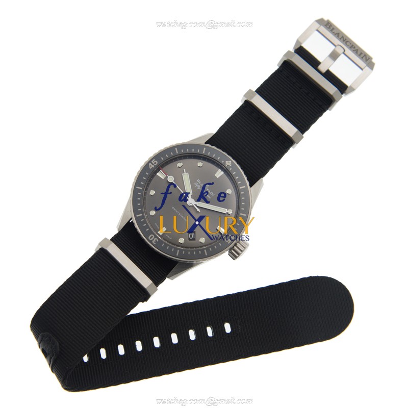 Blancpain 5000-1110-NABA Fifty Fathoms Replica Watch With Automatic Movement, Silver Dial - Image 2