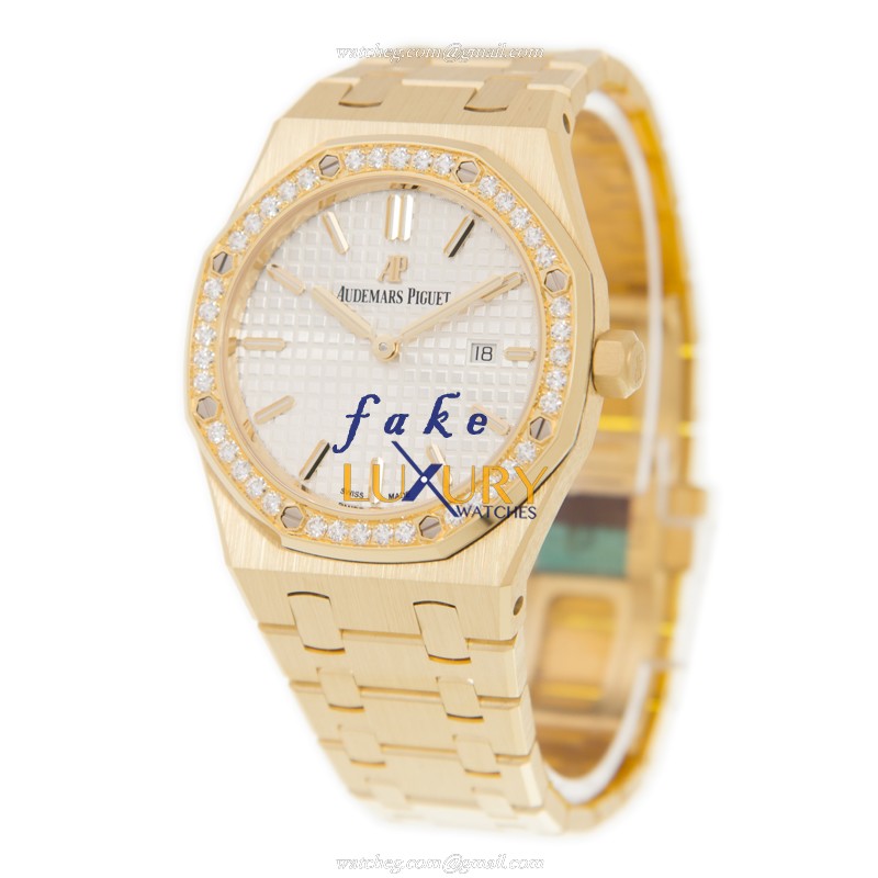 Audemars Piguet Royal Oak 67651BA.ZZ.1261BA.01 Replica Watch, 18kt Gold Diamond Case, Silver Dial - Image 3