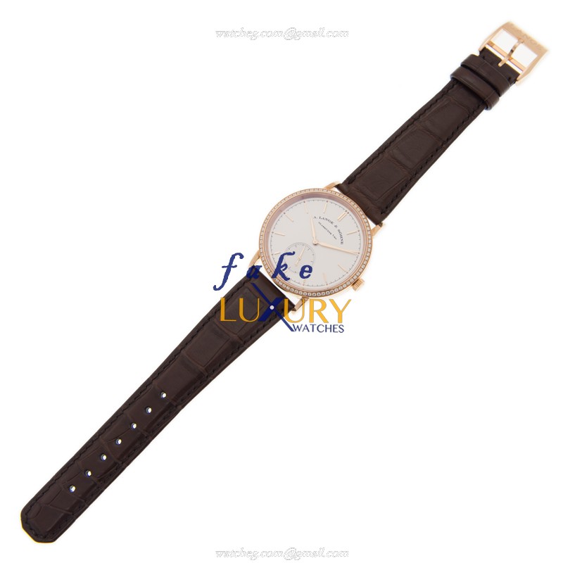 A Lange & Sohne 842.032 Saxonia Automatic 18kt Rose Gold Diamonds White Dial Replica Watch - Image 2