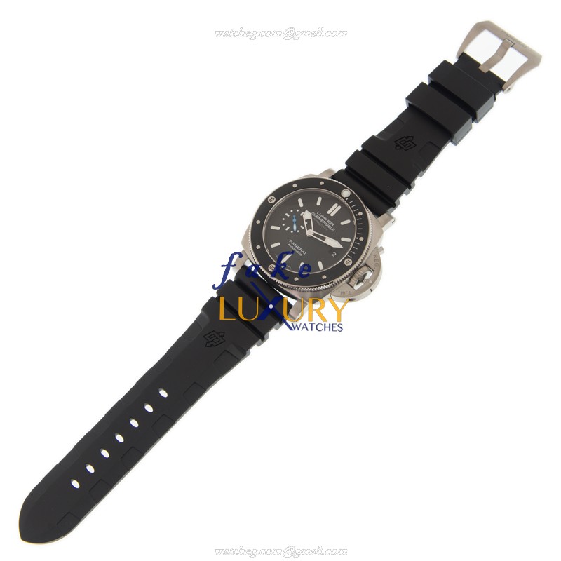 Panerai PAM01389 Luminor Replica Watch - Automatic - Titanium Case - Black Dial - Rubber Strap - Image 2