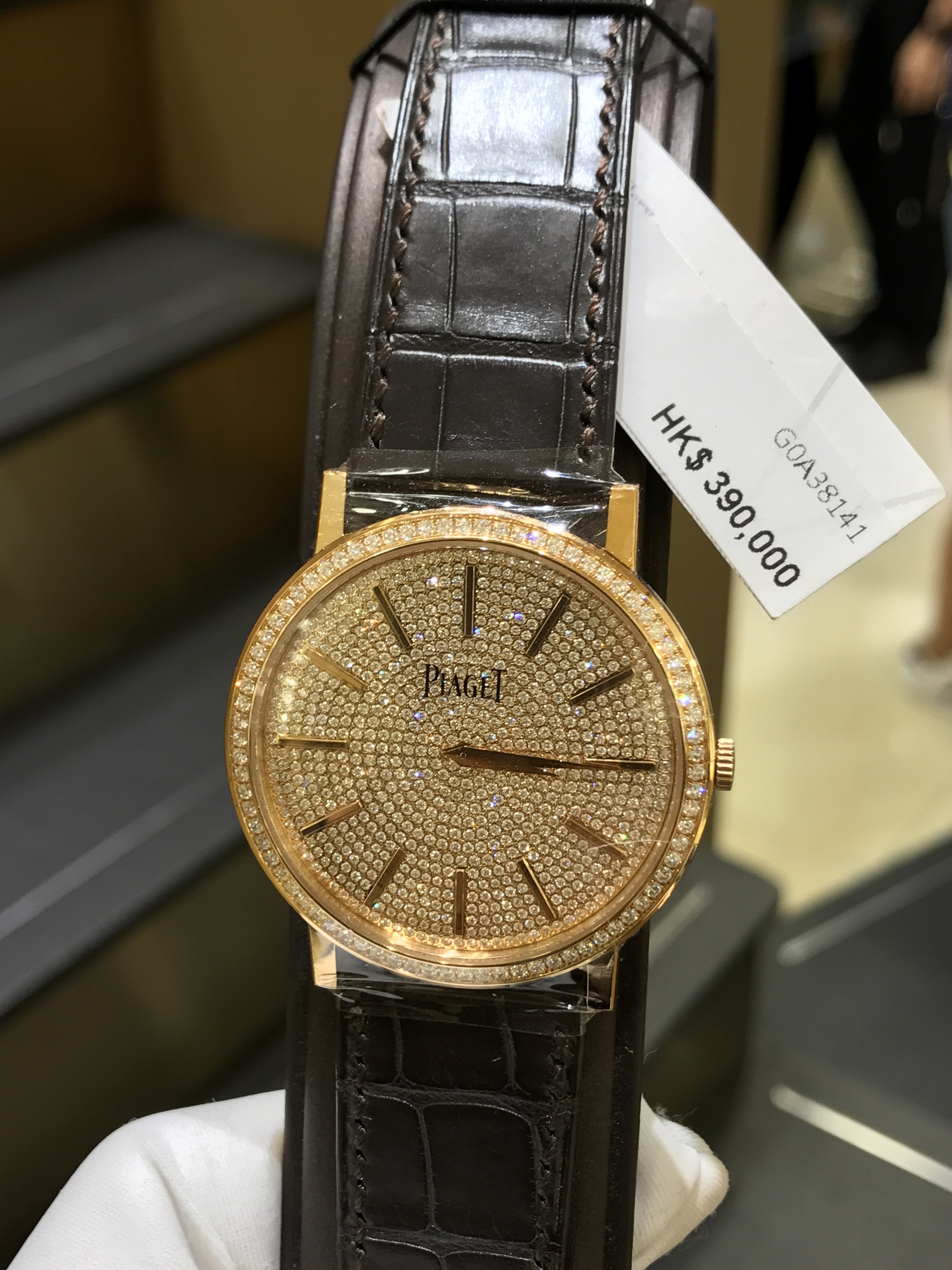 Piaget G0A38141 Replica Watch, 38mm Manual Wind, Gold Dial, 18kt Rose Gold & Diamonds Case - Image 5