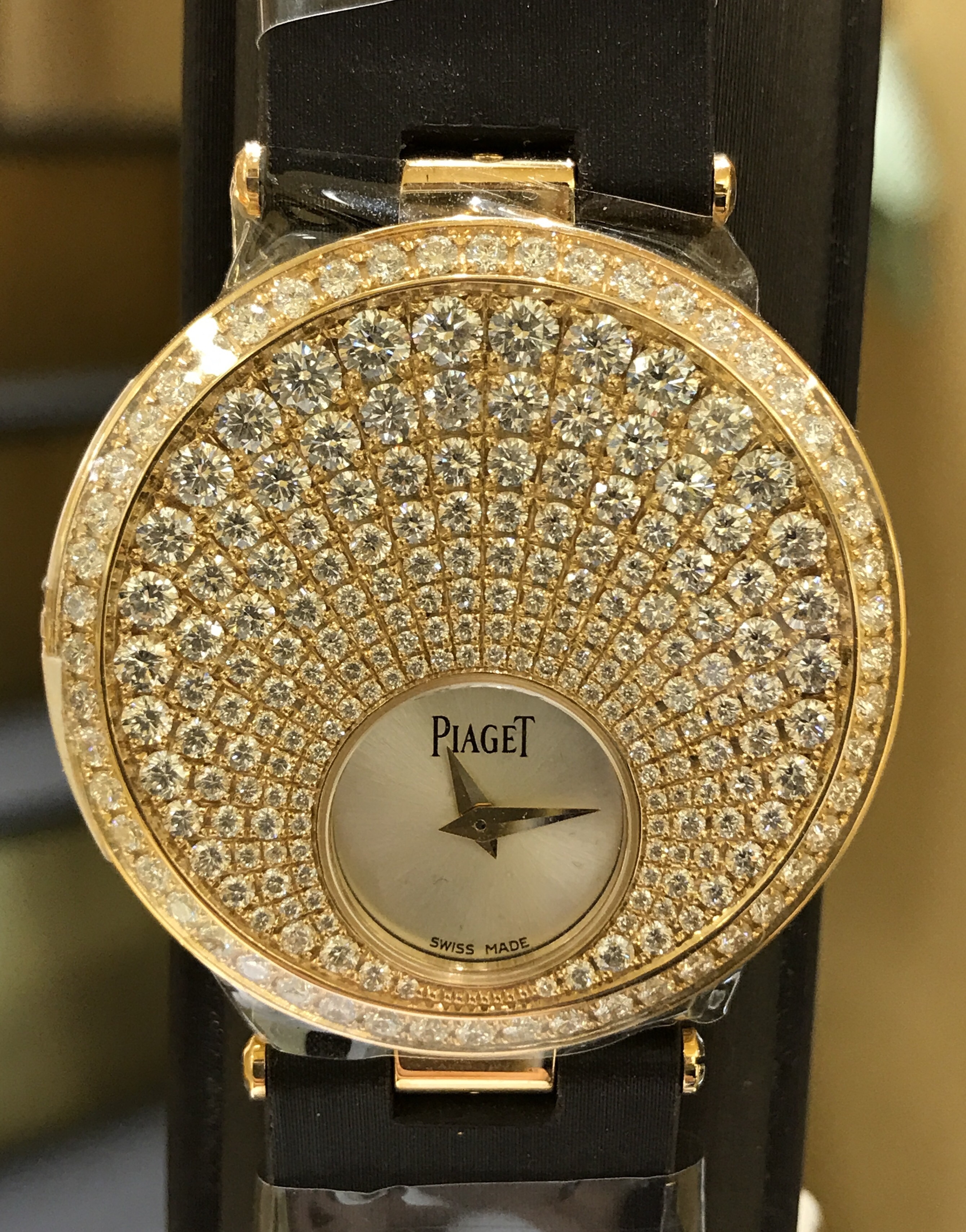 Piaget G0A36243 LIMELIGHT Quartz 18kt Rose Gold Silver Dial Silk Strap Replica Watch - Image 5