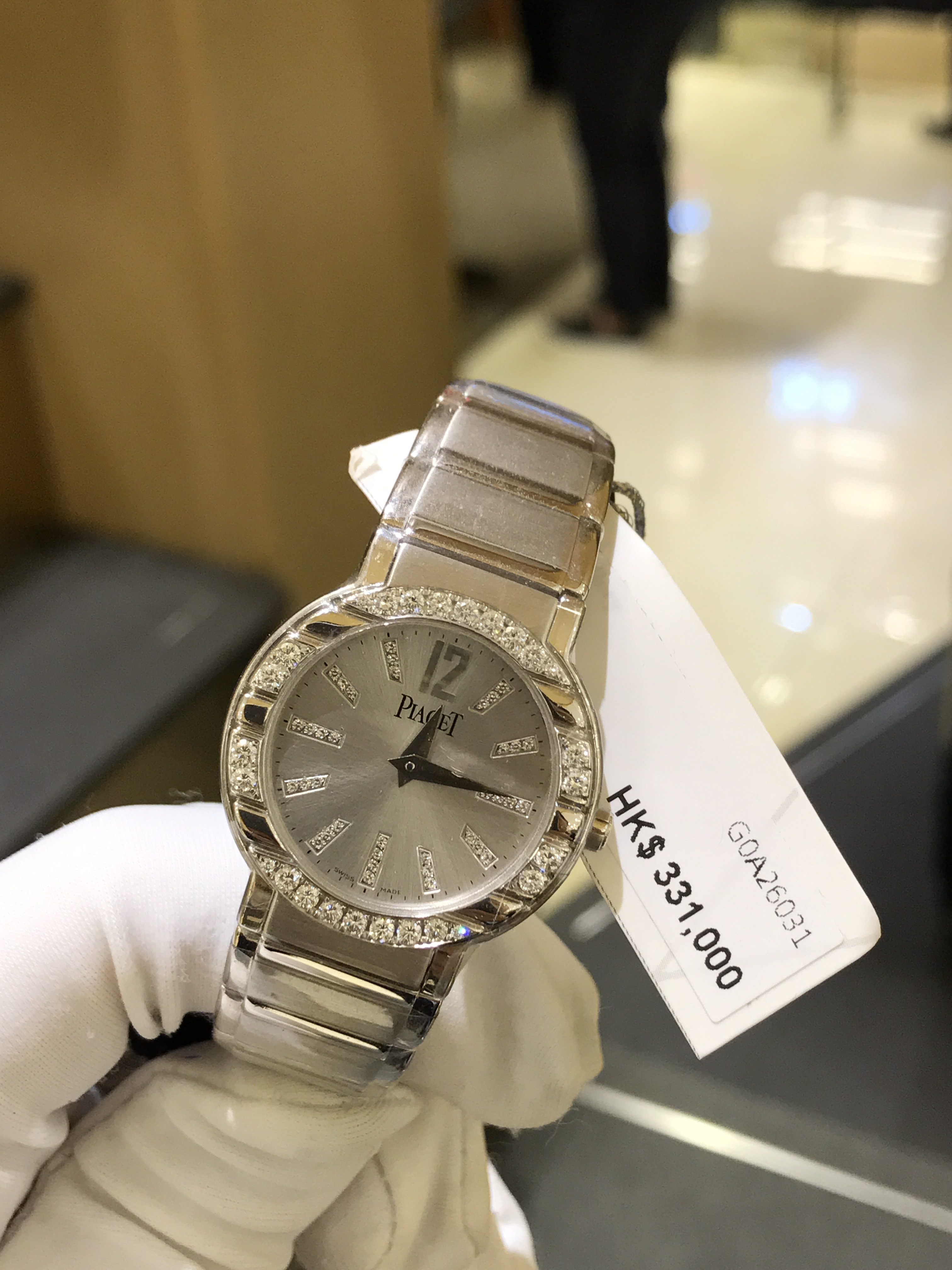 Piaget G0A26031 POLO Quartz 28mm 18kt White Gold Diamond Silver Dial Replica Watch - Image 5