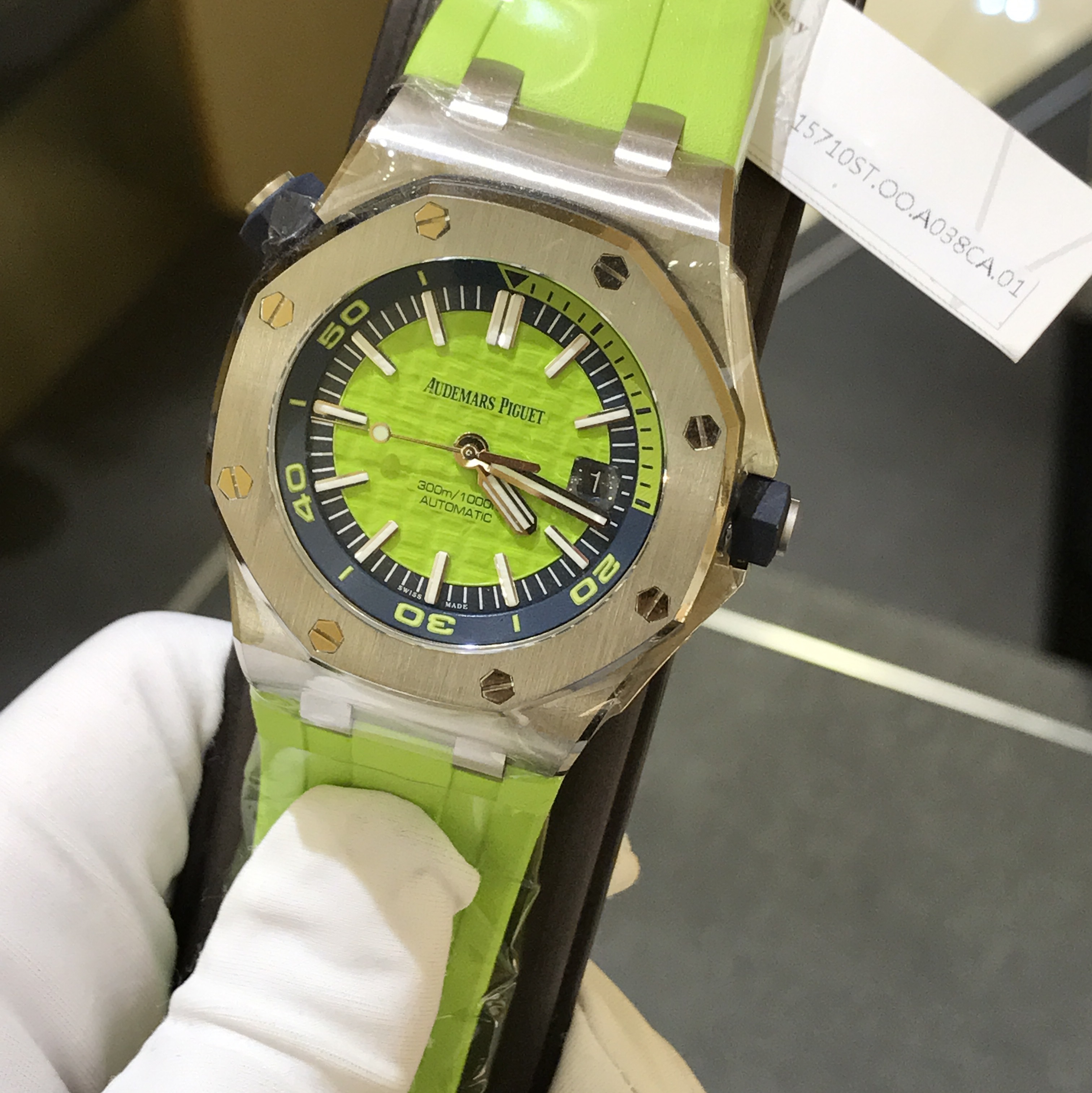 Audemars Piguet Royal Oak Offshore Replica Watch 15710ST.OO.A038CA.01, Green Dial, Rubber Strap - Image 5
