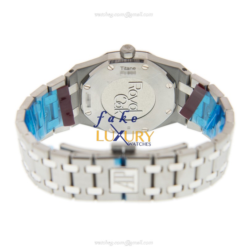 Audemars Piguet 67651IP.ZZ.1261IP.01 Royal Oak Replica Watch, Blue Dial, Titanium Case, Quartz - Image 4