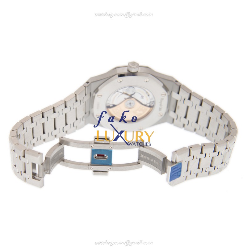 Audemars Piguet Royal Oak 15400ST.OO.1220ST.04 with Gray Dial on Steel Bracelet - Image 5