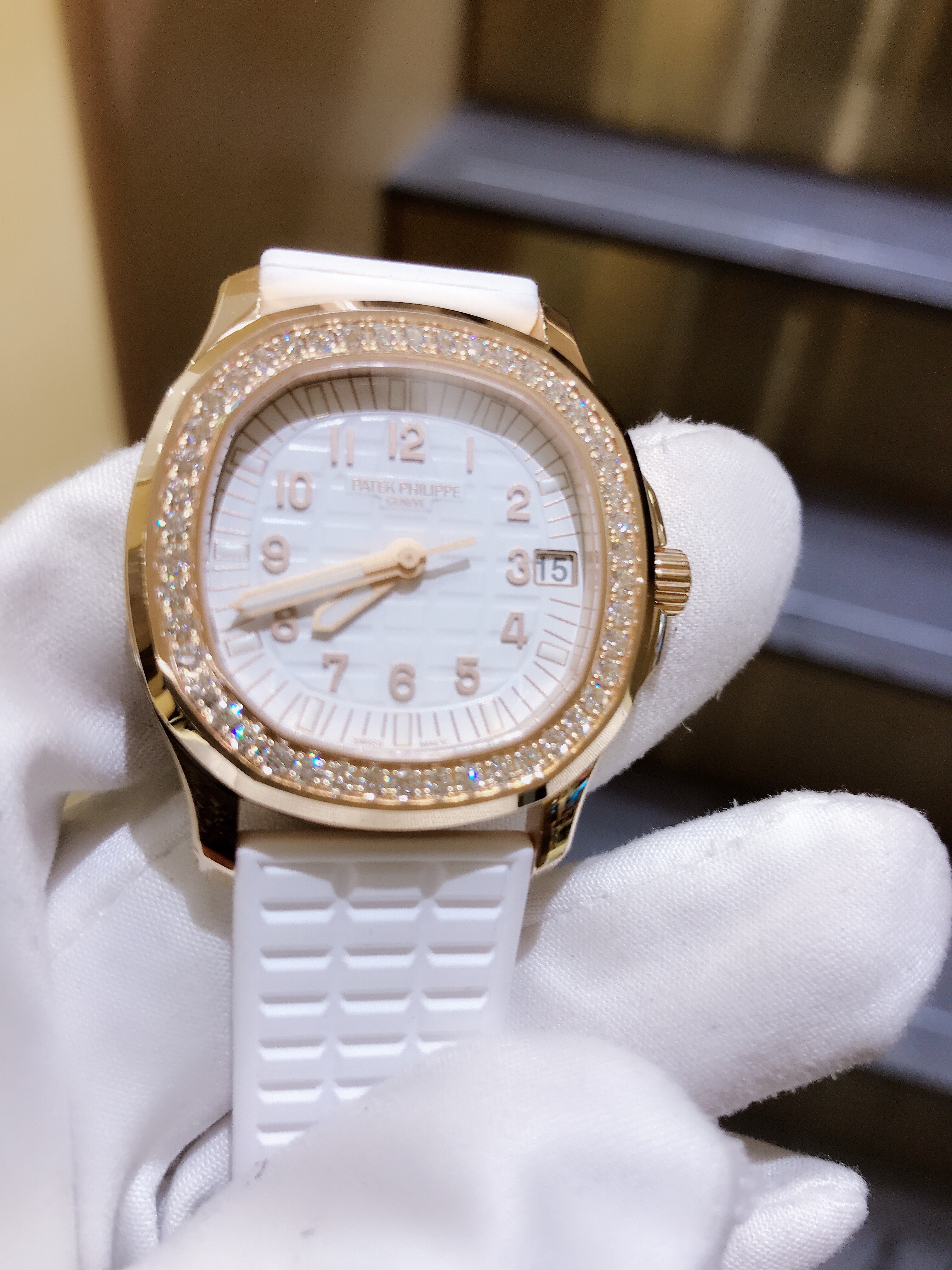 Patek Philippe 5068R-010 Aquanaut Automatic 18kt Rose Gold White Dial Replica Watch - Image 5