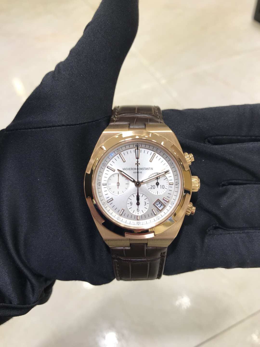 Vacheron Constantin Overseas 5500V/000R-B074 Automatic 18kt Rose Gold White Dial Brown Alligator - Image 5