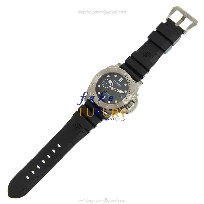 Panerai PAM01305 LUMINOR Titanium Automatic Replica Watch, Black Dial & Rubber Strap - Image 2