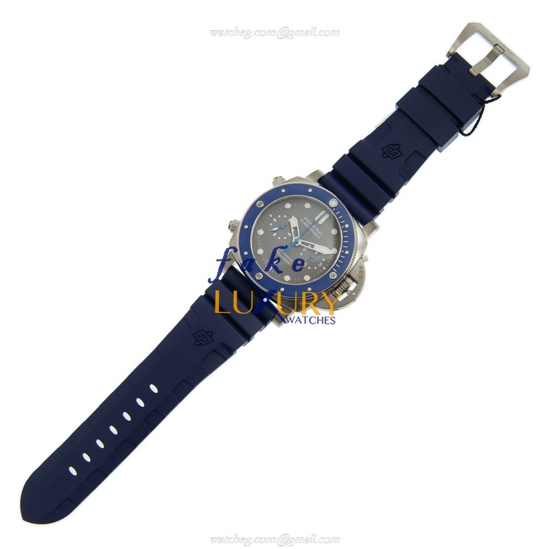 Panerai PAM00982 Divers Automatic PVD Titanium Replica Watch, Gray Dial, Blue Rubber Strap - Image 2