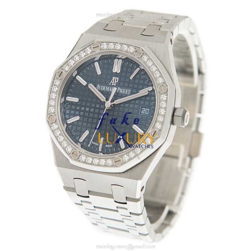 Audemars Piguet Royal Oak 77351ST.ZZ.1261ST.01 Automatic Blue Dial Stainless Steel & Diamonds - Image 3