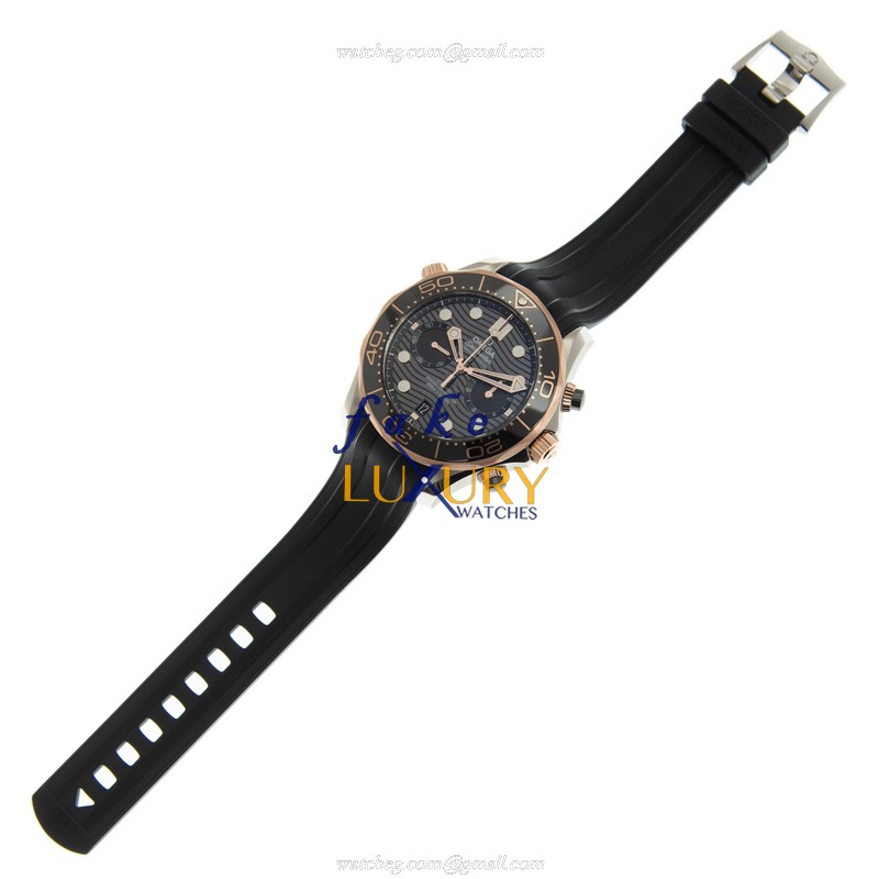 Omega Replica Watch 210.22.44.51.01.001 Automatic 18kt Rose Gold & Steel Case 44mm - Image 2