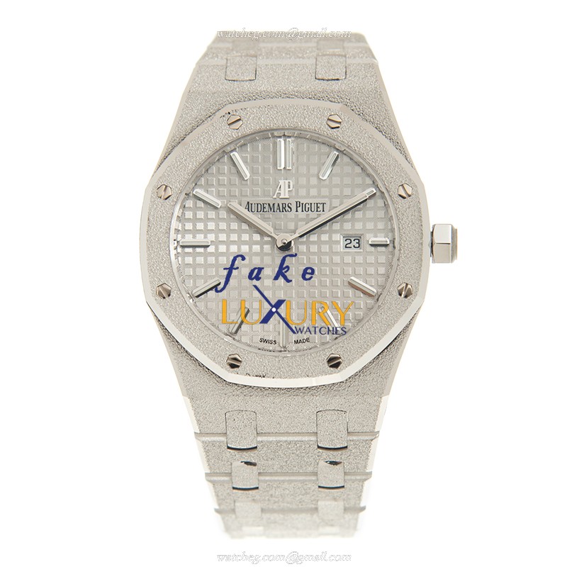 Audemars Piguet 67653BC.GG.1263BC.01 Replica Watch, 33mm 18kt White Gold Case, Silver Dial - Image 2