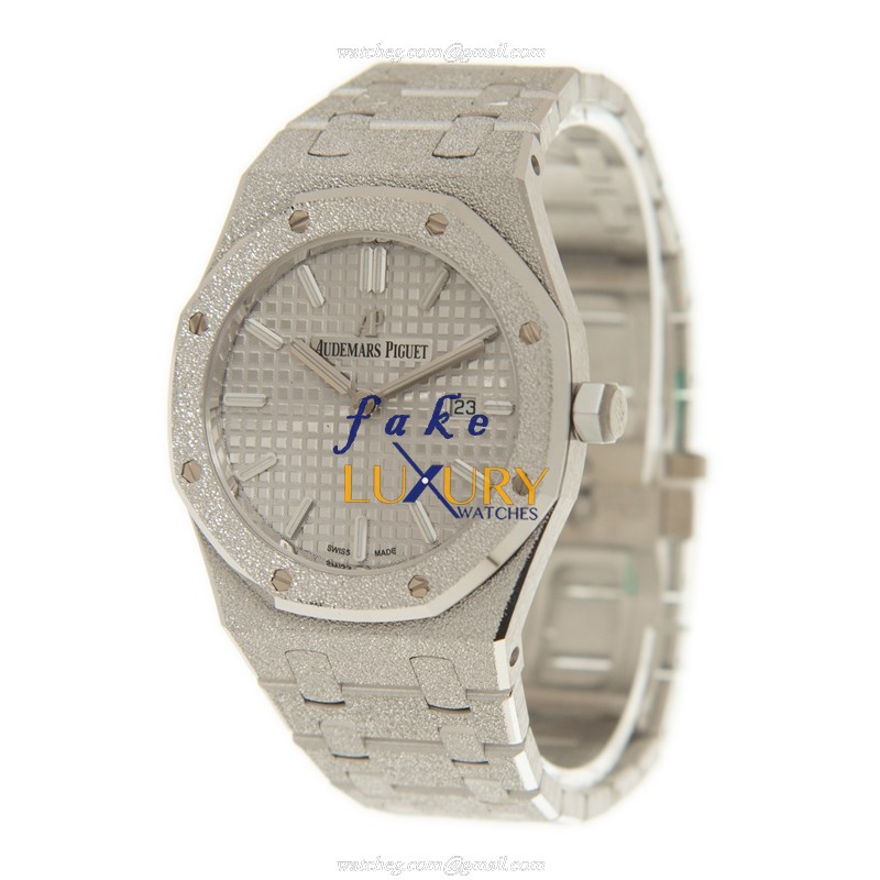 Audemars Piguet 67653BC.GG.1263BC.01 Replica Watch, 33mm 18kt White Gold Case, Silver Dial - Image 3