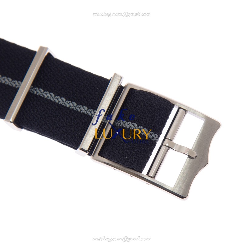 Tudor 79030B-CS Black Bay 1958 Replica Watch, Blue Dial, Canvas Strap, Automatic - Image 4