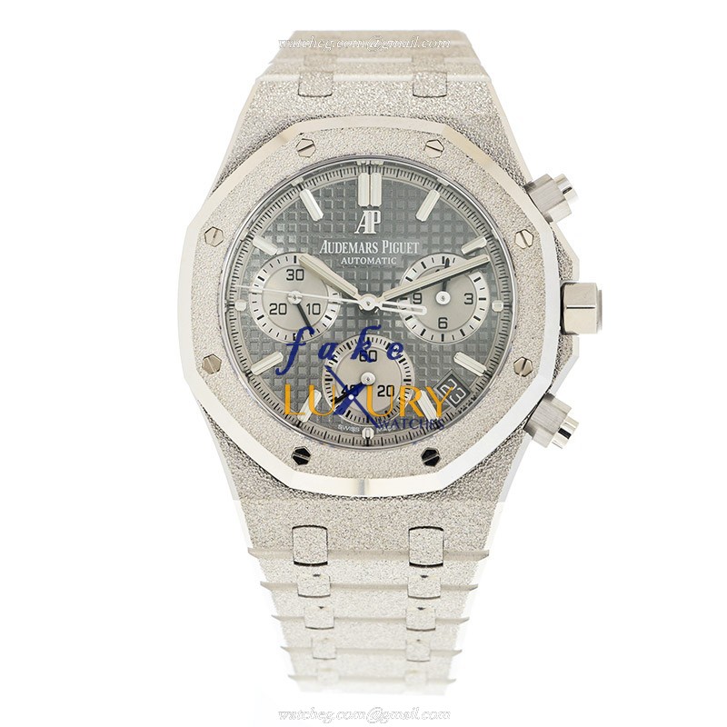 Audemars Piguet 26239BC.GG.1224BC.01 Replica Watch with Light Gray Dial on Silver - Image 2