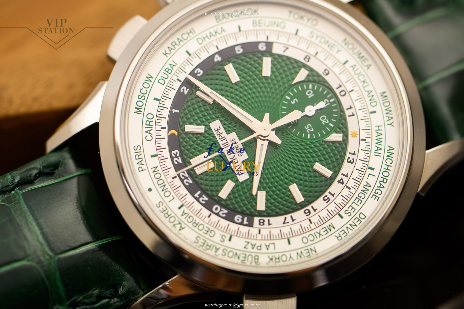 Patek Philippe 5930P-001 Replica Watch With Automatic Movement, Green Dial, Platinum Case - Image 3