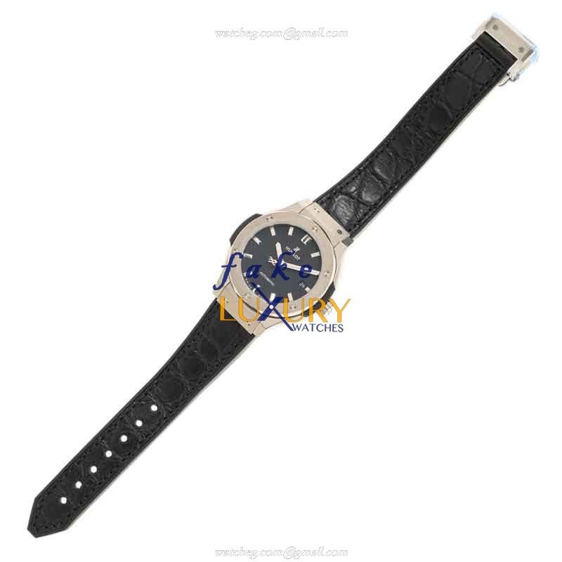 Hublot 582.NX.1170.LR Classic Fusion Auto Titanium Watch, 33mm Case, Black Alligator Strap - Image 2