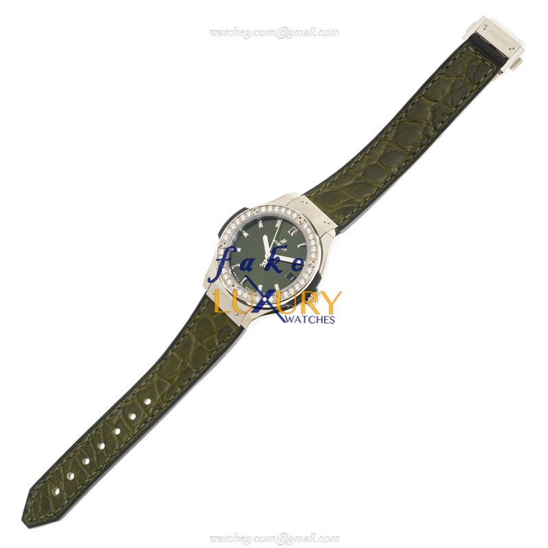 Hublot 581.NX.8970.LR.1104 Classic Fusion Quartz Titanium & Diamond Green Dial Green Alligator - Image 2
