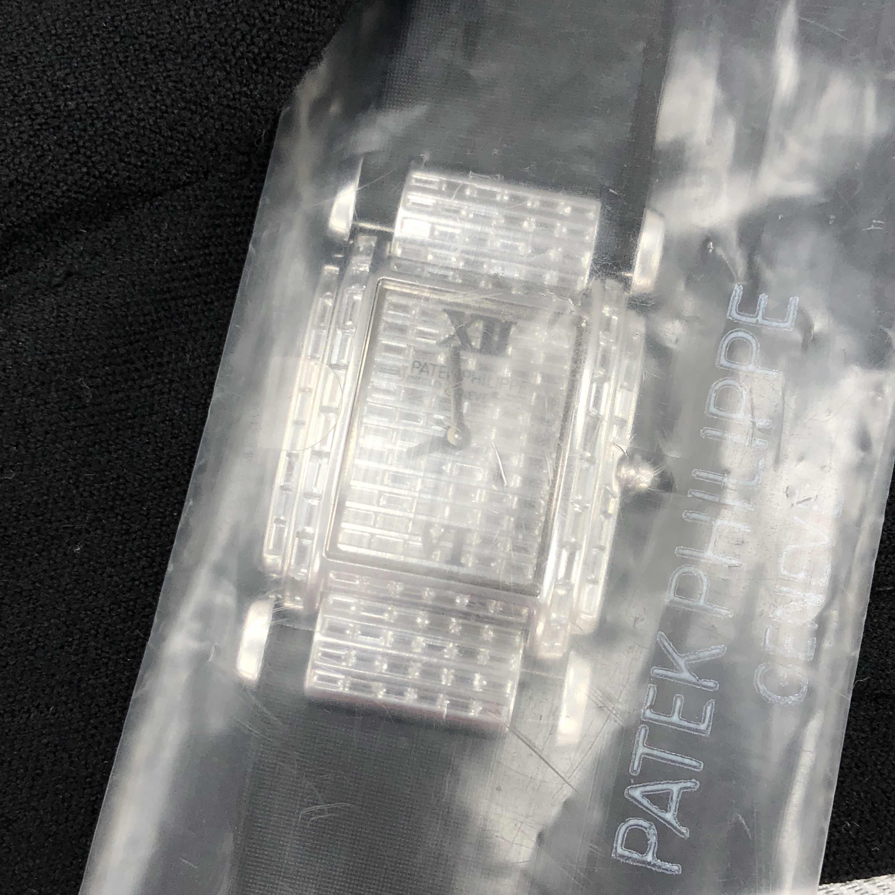 Patek Philippe 4911G-001 Replica Watch Silver Dial Quartz Movement 18kt White Gold Diamond Case - Image 5