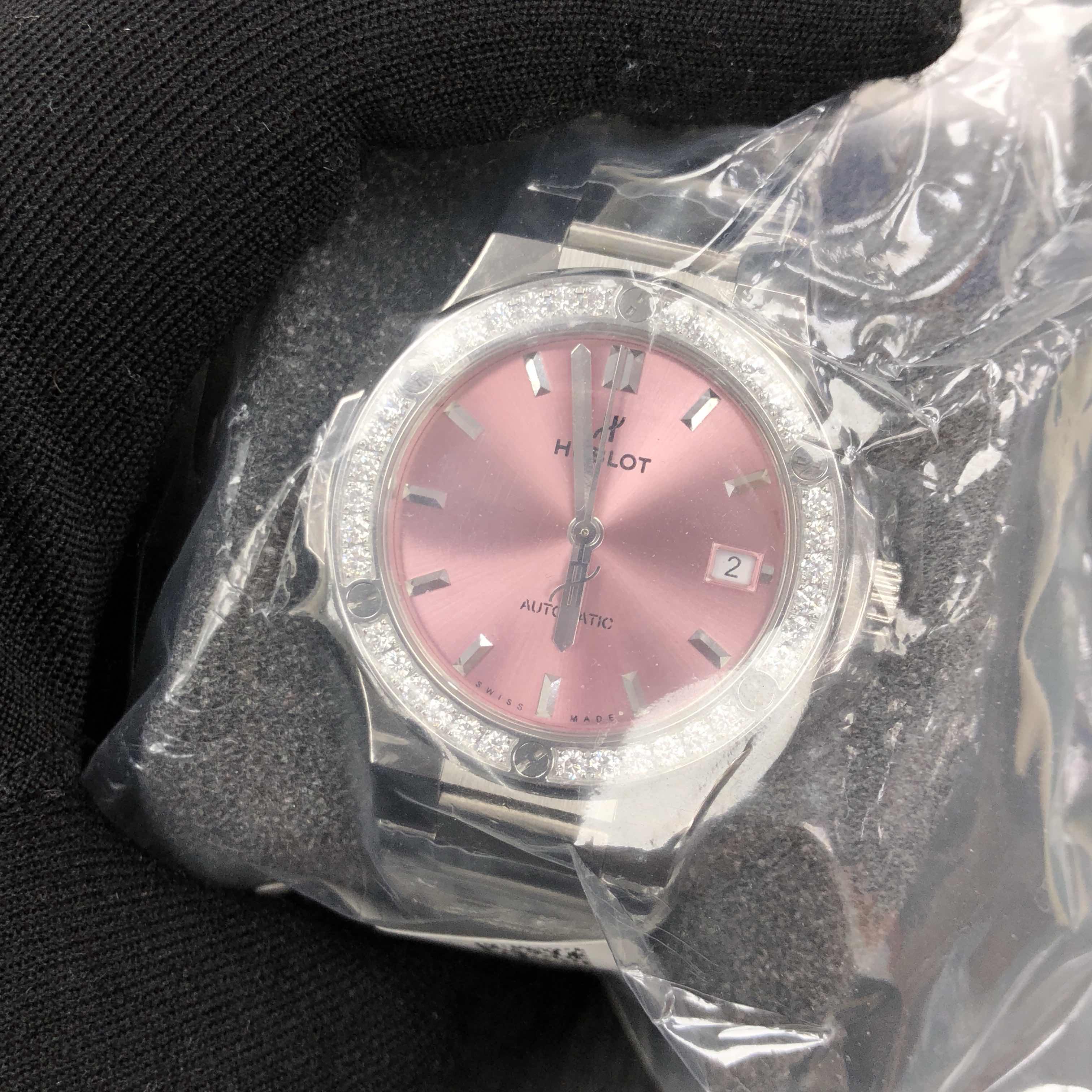 Hublot 568.NX.891P.NX.1204 Classic Fusion Automatic Steel Replica Watch, Pink Dial, Silver Strap - Image 4