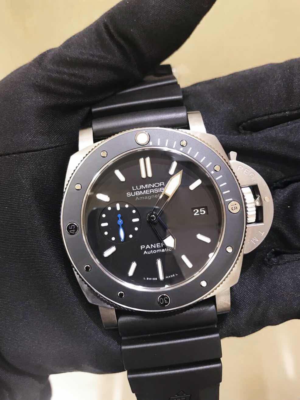 Panerai PAM01389 Luminor Replica Watch - Automatic - Titanium Case - Black Dial - Rubber Strap - Image 5