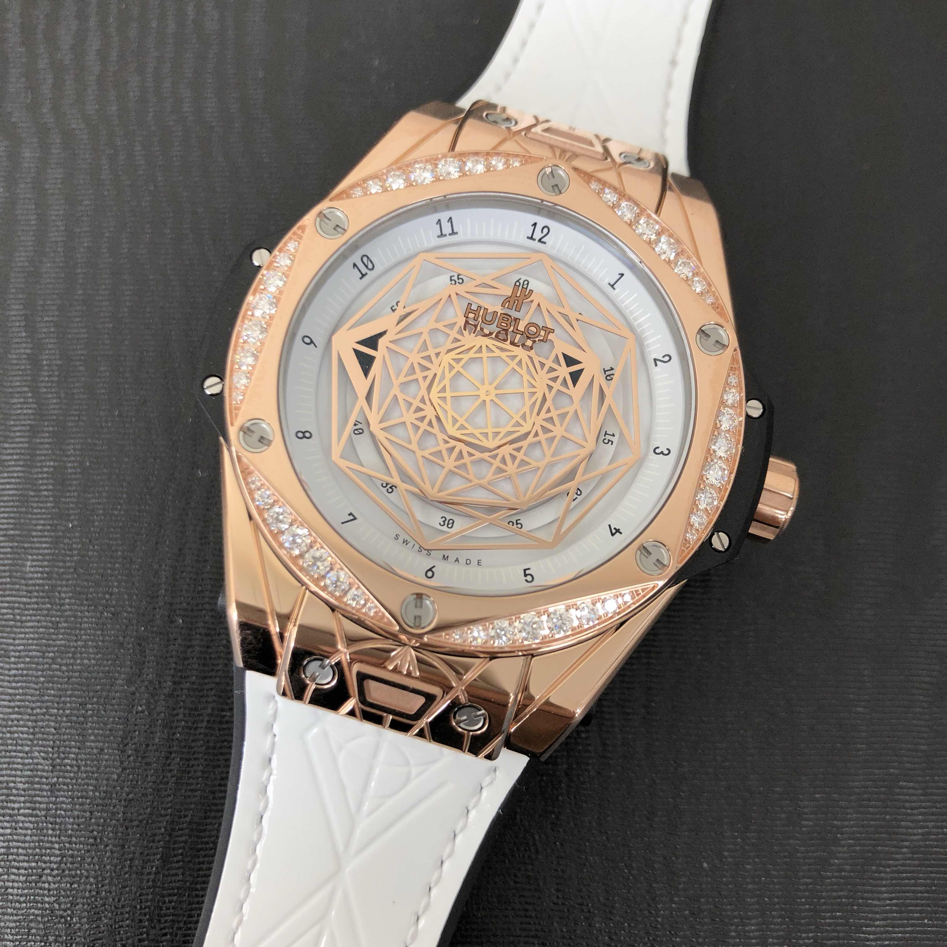 Hublot 465.OS.2028.VR.1204.MXM19 Replica Automatic Watch 18kt Rose Gold Diamonds White Dial Leather - Image 5