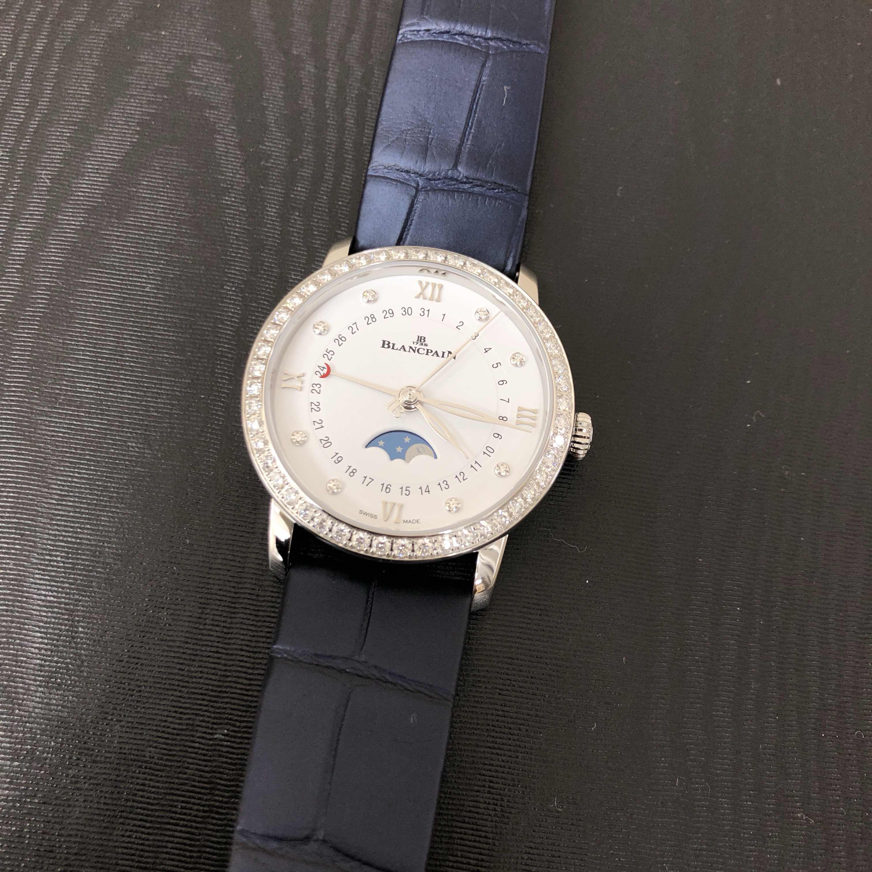 Blancpain 6126-4628-55B CLASSIC Replica Watch With White Dial, Blue Alligator Strap, Automatic - Image 5