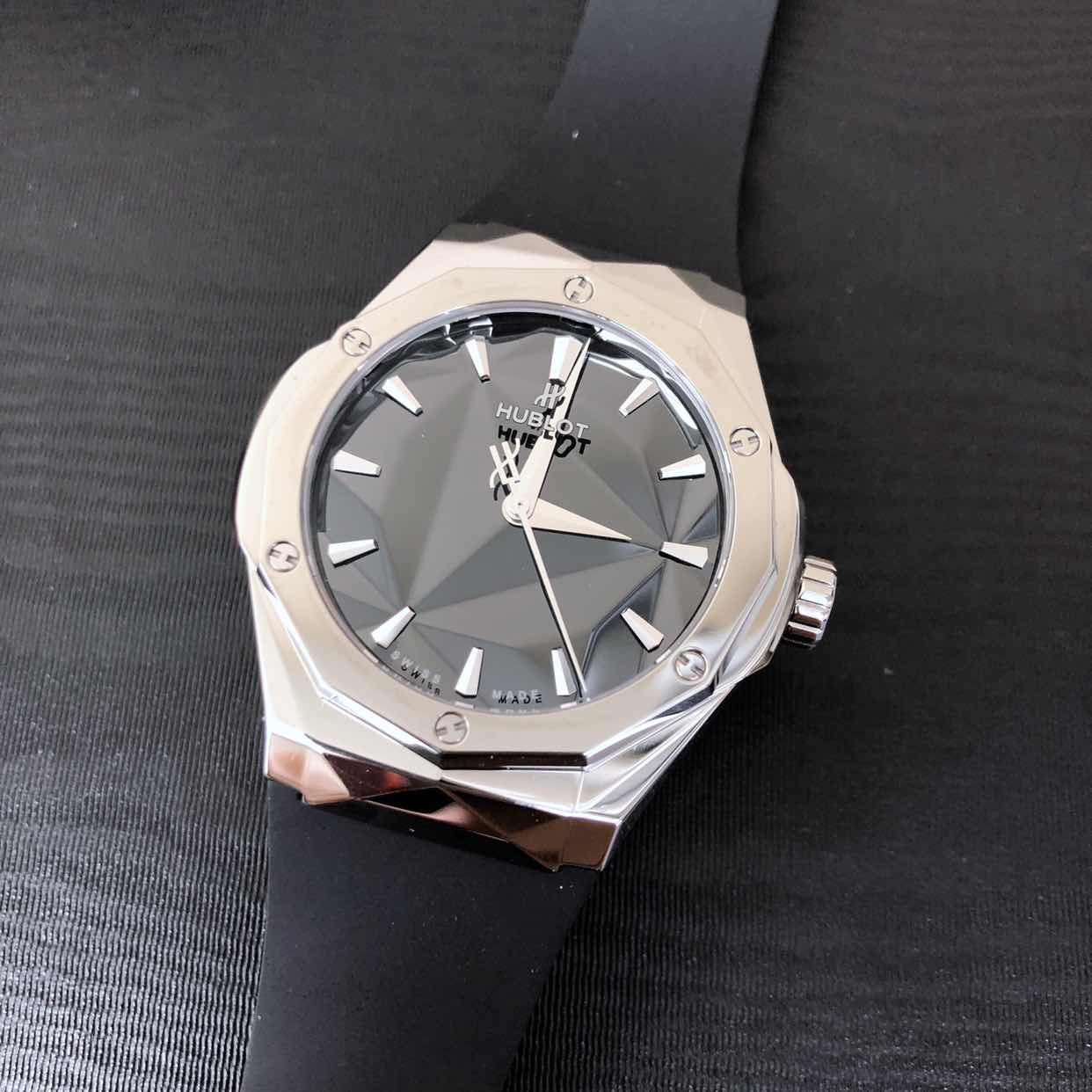 Hublot Classic Fusion Replica Watch 550.NS.1800.RX.ORL19 Automatic Titanium 40mm Black Dial Rubber - Image 5