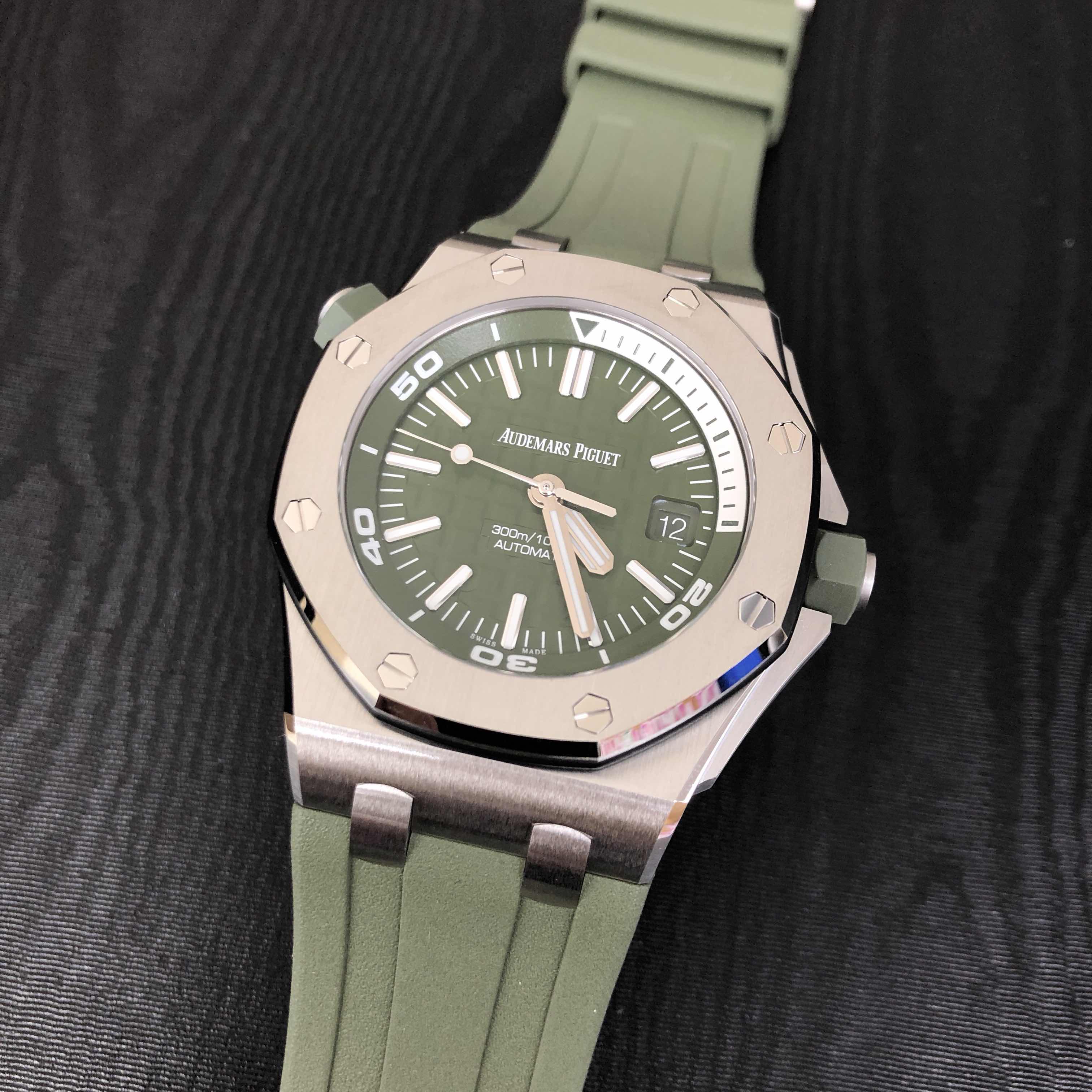 Audemars Piguet Royal Oak Offshore 15710ST.OO.A052CA.01 Automatic Green Dial Stainless Steel - Image 5