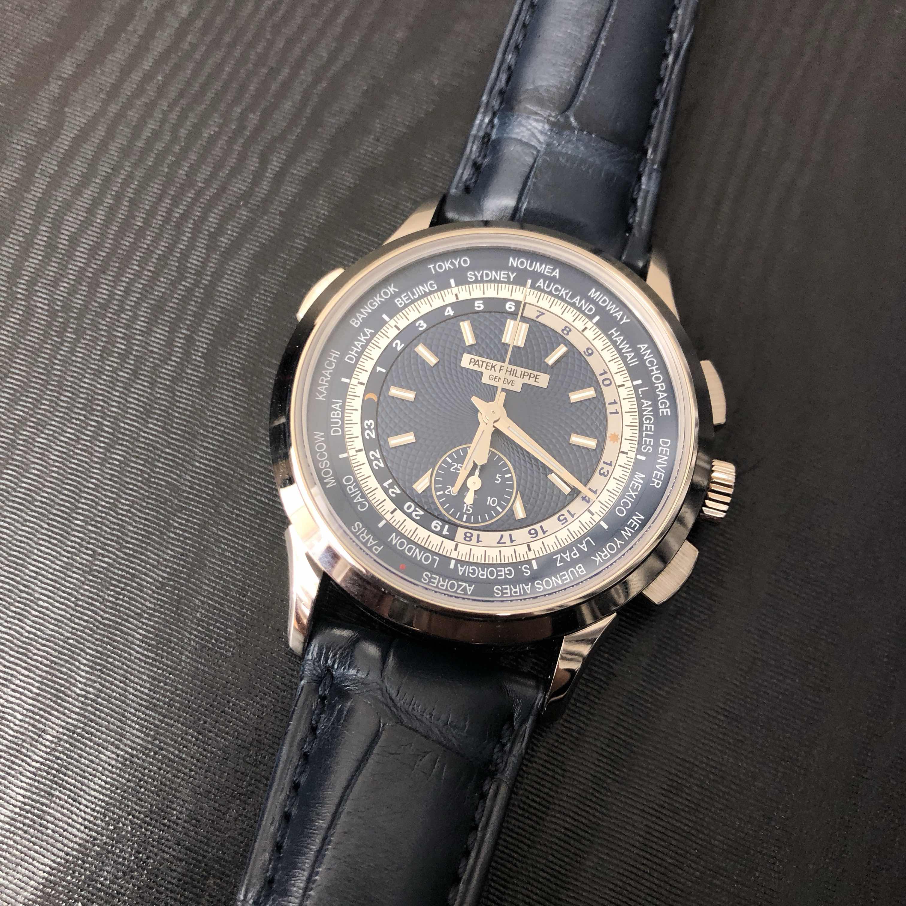 Patek Philippe 5930G-010 Replica Watch, World Time Complications, Gold Case, Silver Dial - Image 5