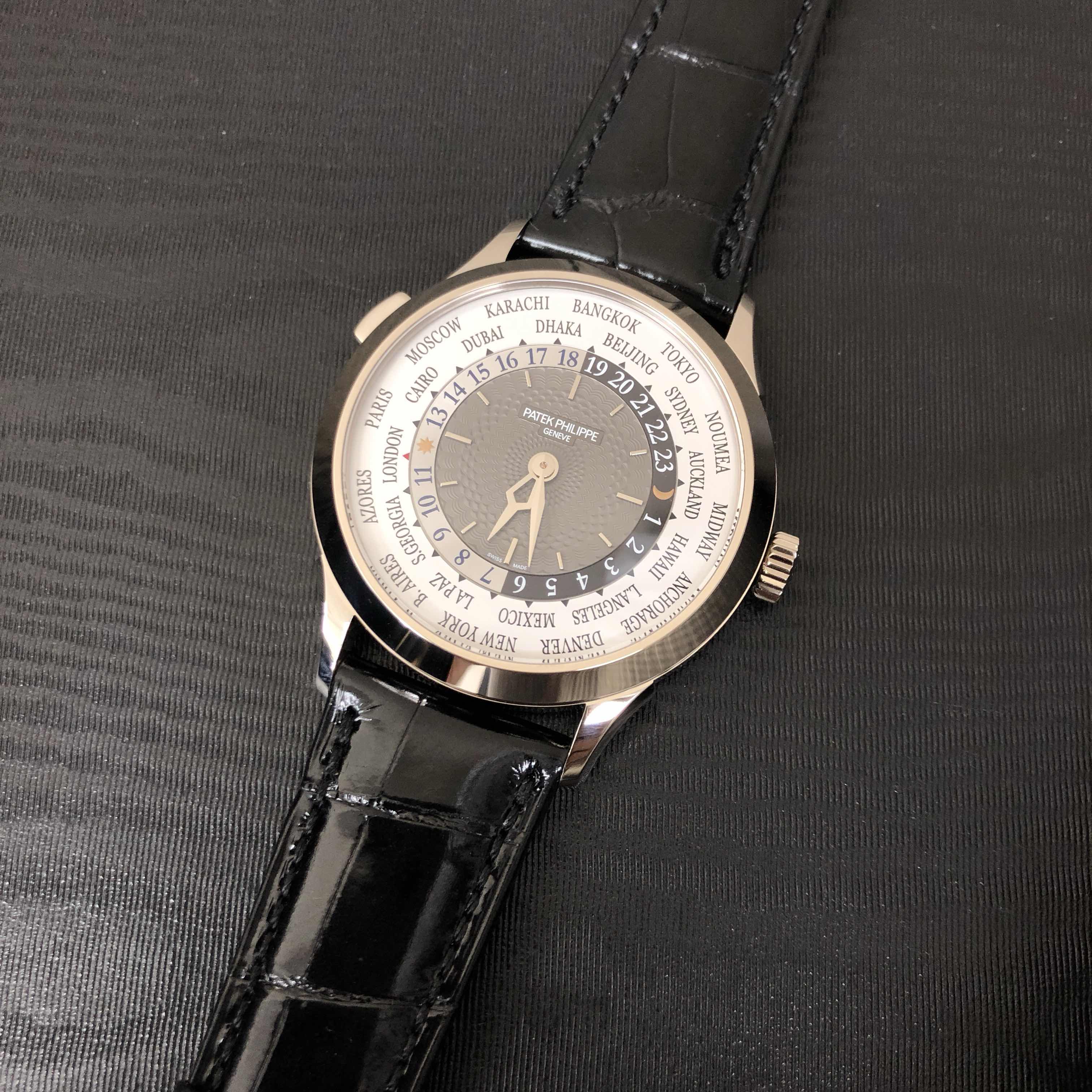 Patek Philippe 5230G-014 Replica Watch - Automatic - 18kt White Gold - White Dial - Black Leather - Image 5