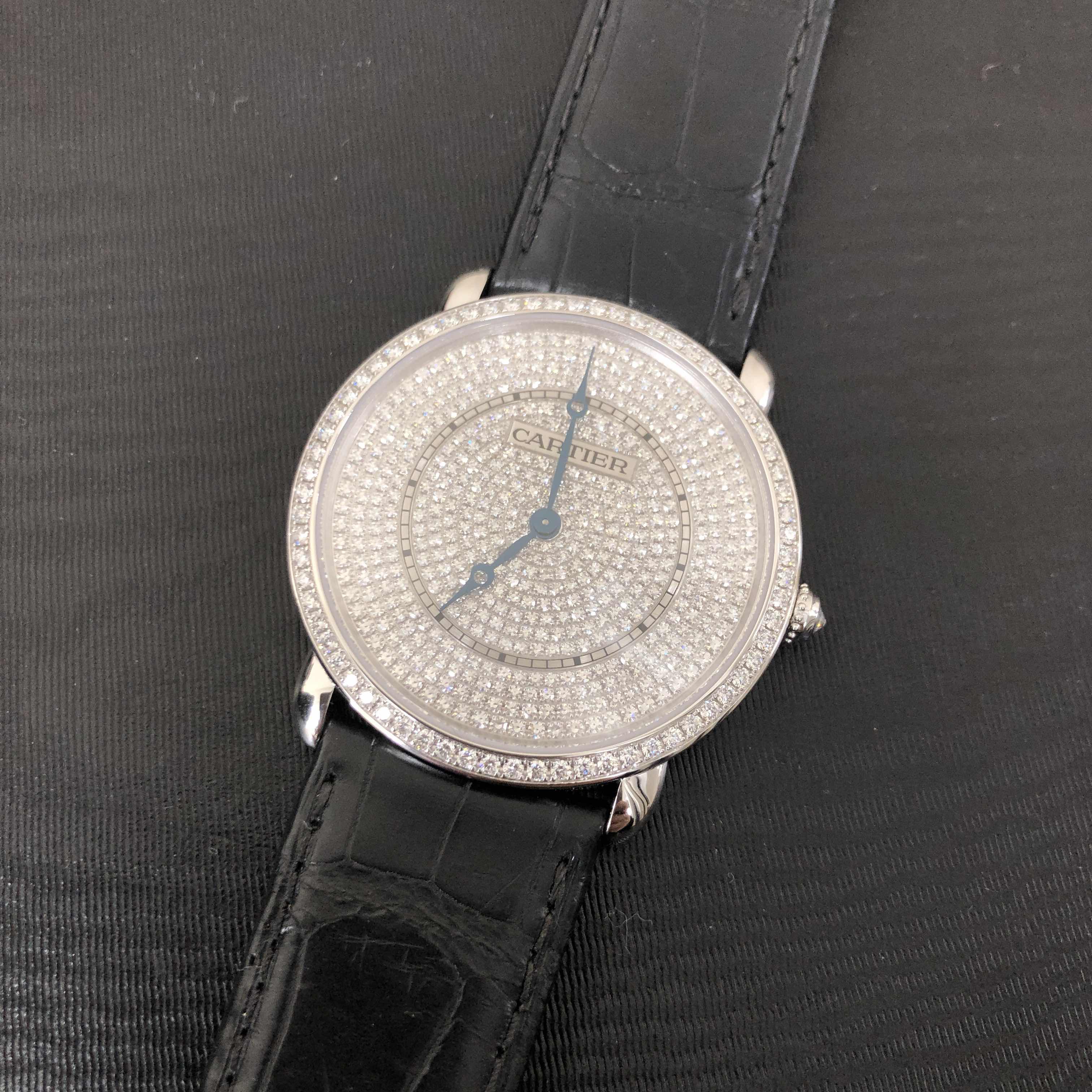 Cartier WR007007 RONDE LOUIS CARTIER - Manual Wind - 18kt White Gold - Diamond Replica Watch - Image 5