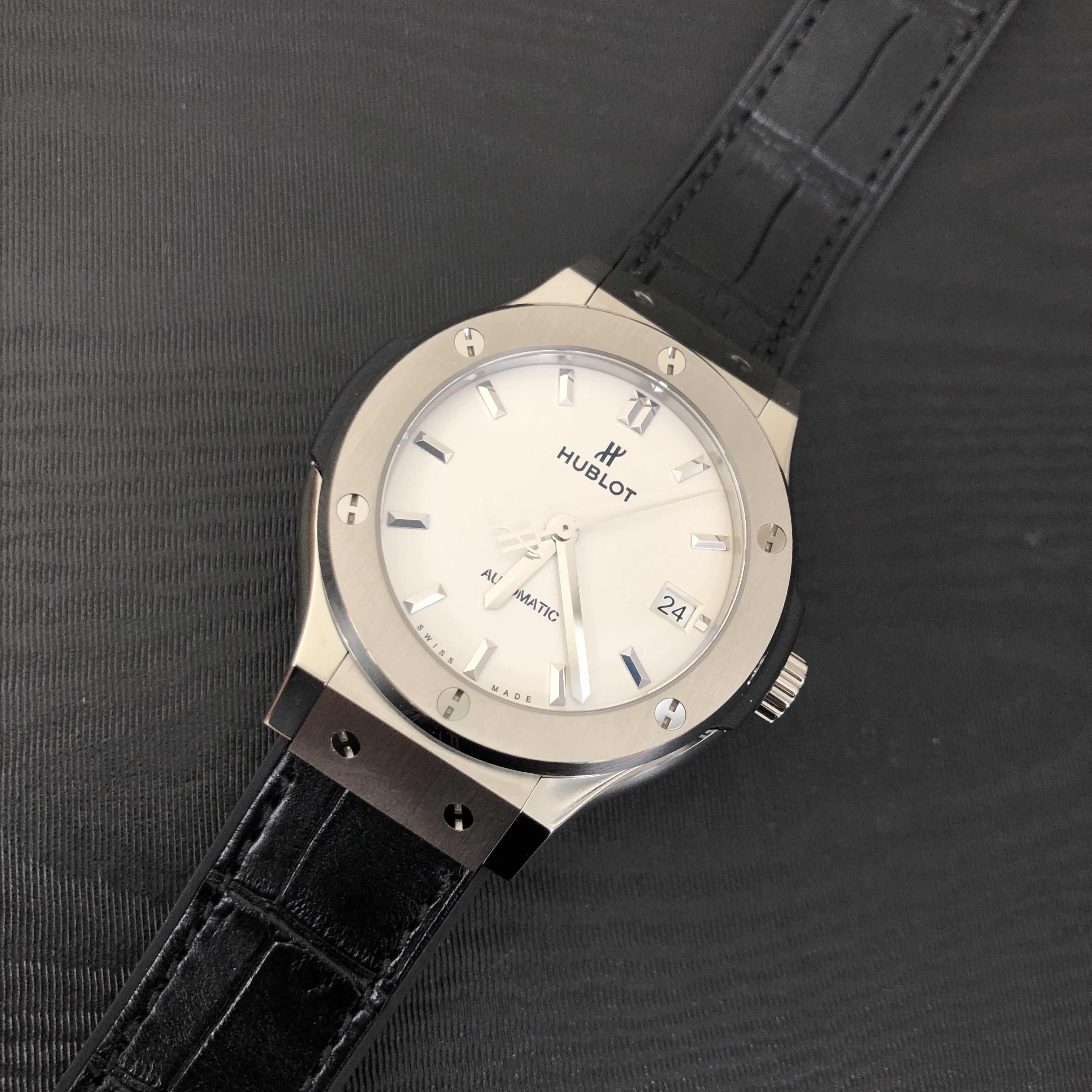 Hublot 565.NX.2611.LR Classic Fusion Auto, Stainless Steel Case, Blue Dial, Alligator Strap - Image 5