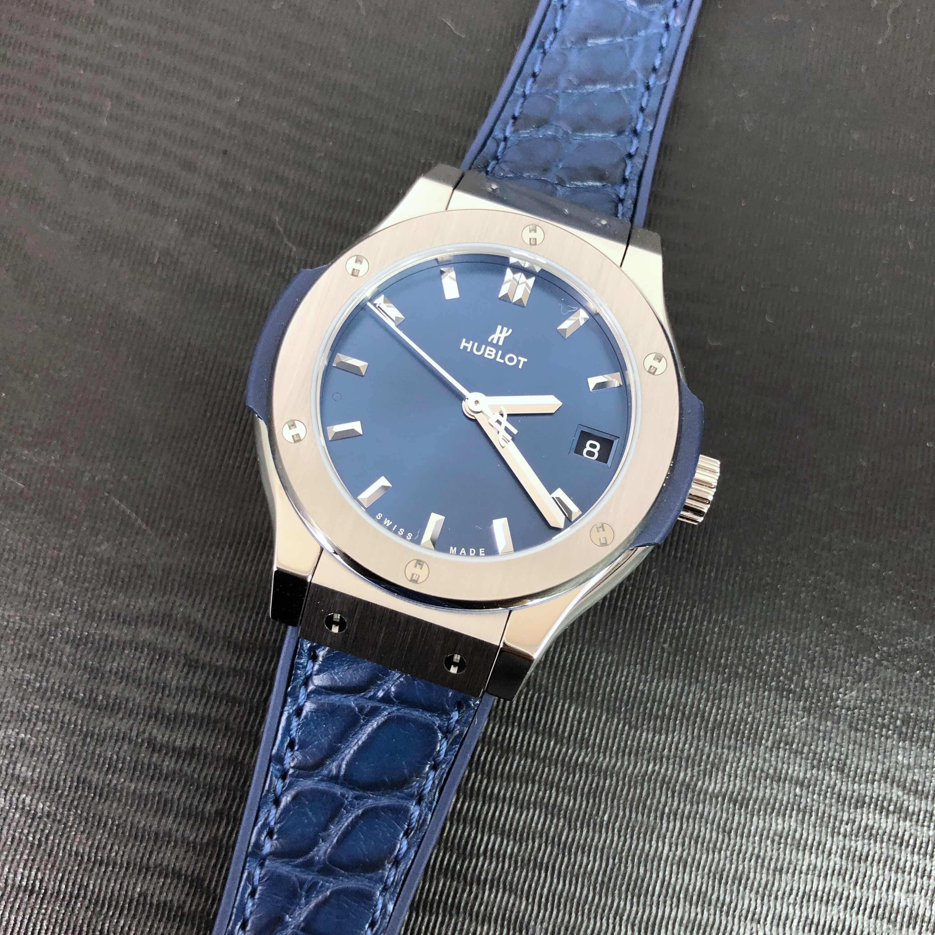 Hublot 581.NX.7170.LR Classic Fusion Quartz Titanium - Blue Dial - Alligator Strap Replica Watch - Image 5