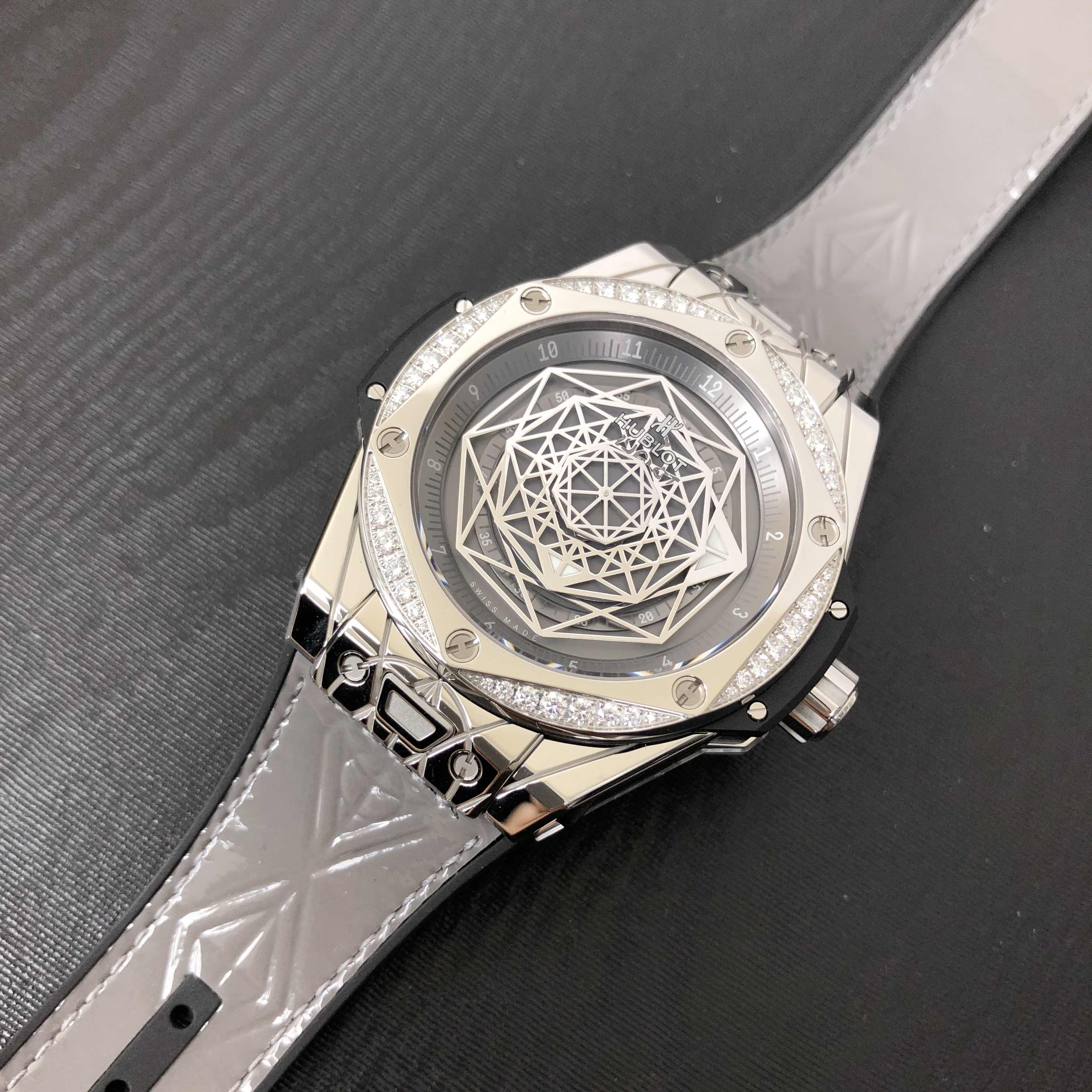 Hublot 465.SS.7047.VR.1204.MXM20 Automatic Replica Watch - Stainless Steel Case & Diamonds, Gray - Image 5