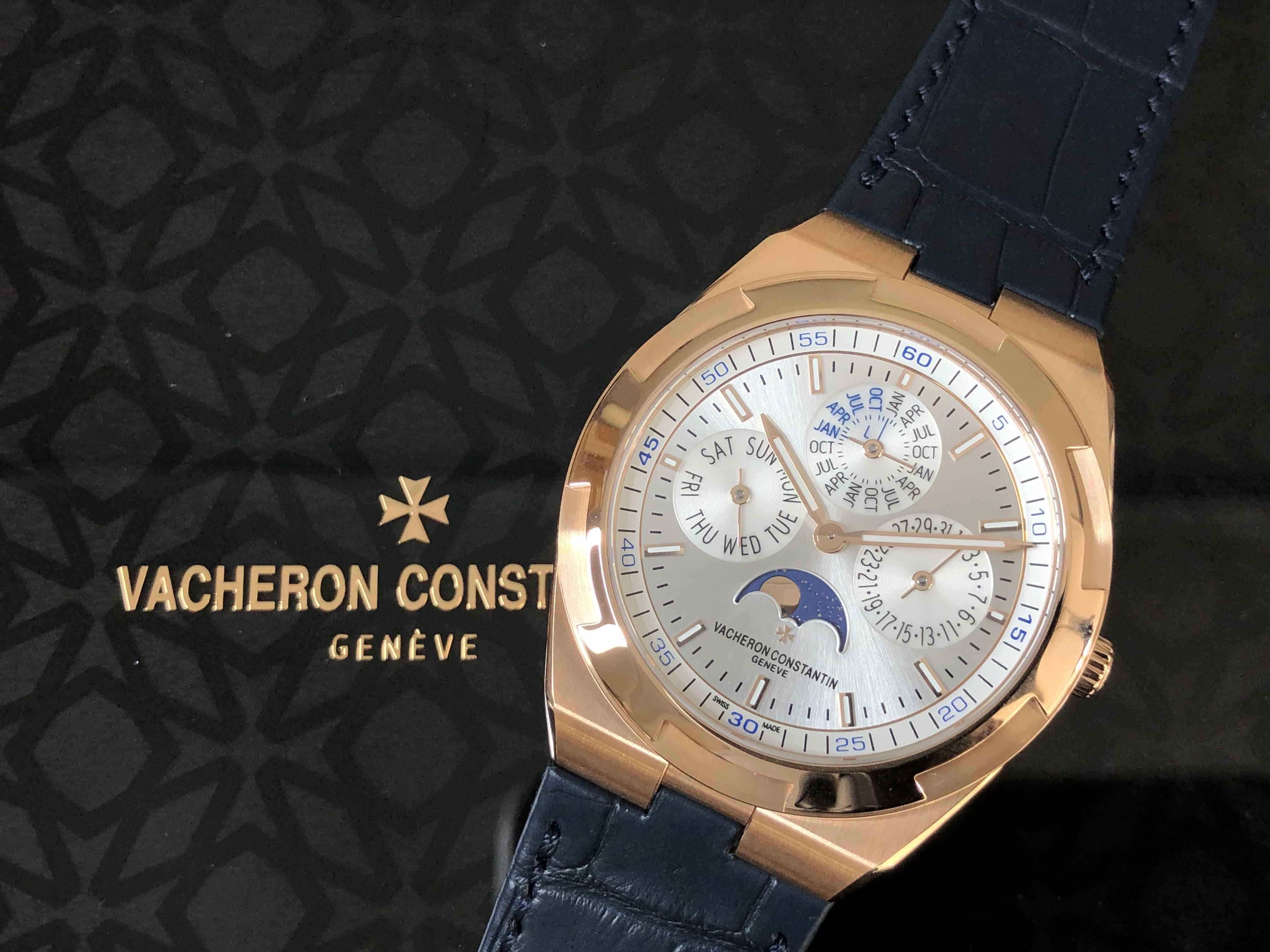 Vacheron Constantin Overseas 4300V/000R-B064 Replica Watch, Rose Gold Case, Silver Dial, Blue Strap - Image 4