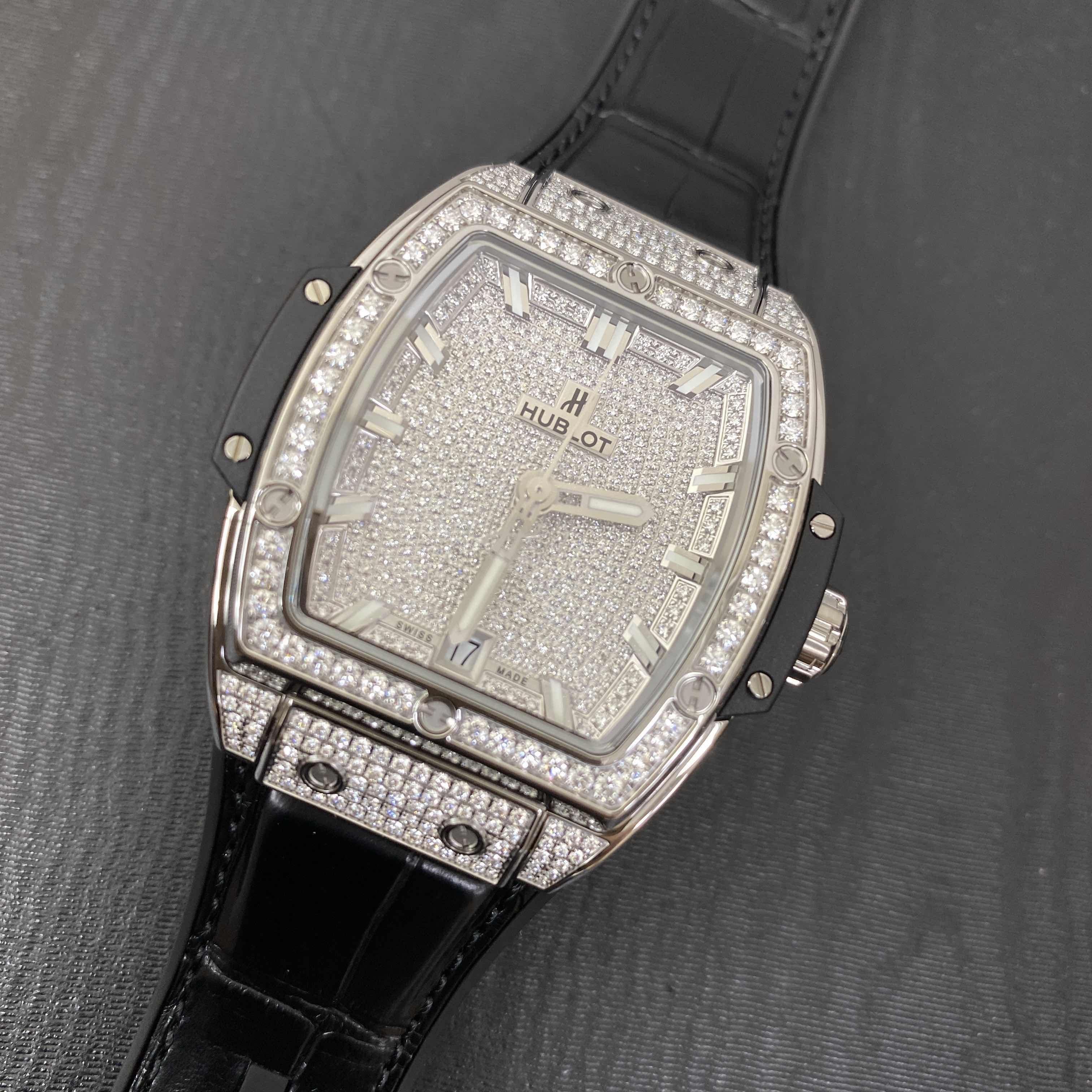 Hublot 665.NX.9010.LR.1604 AUTO Titanium Diamond Replica Watch - 39mm Silver Dial, Alligator Black - Image 5