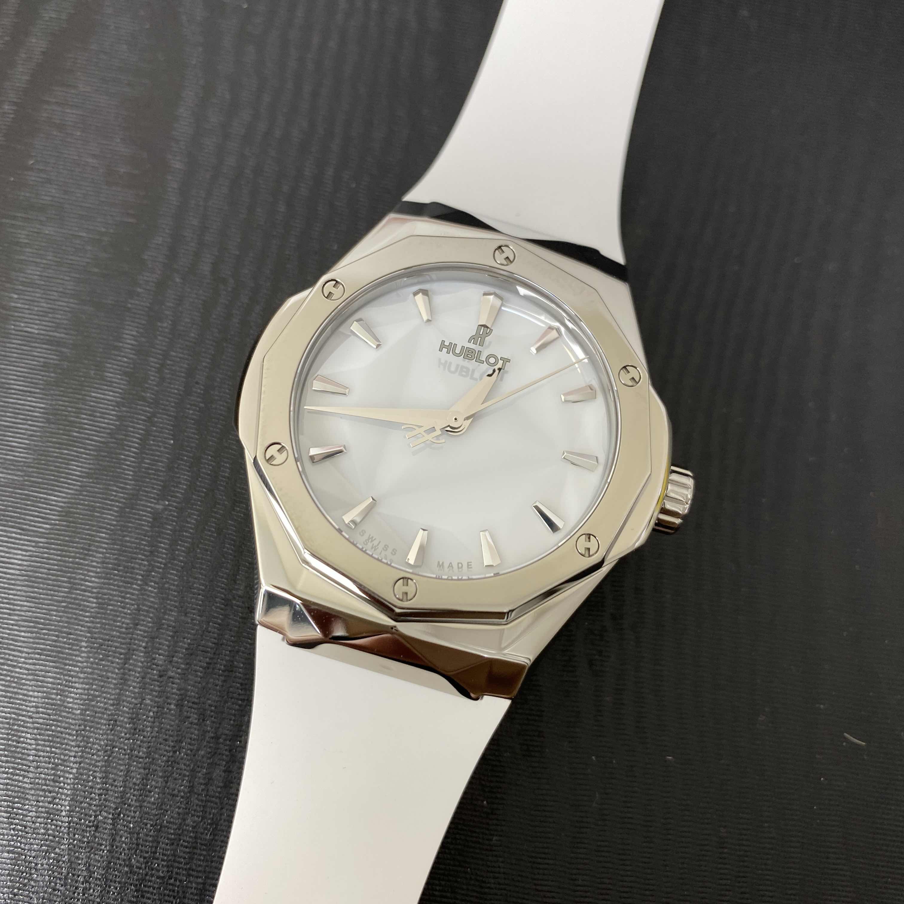 Hublot 550.NS.2200.RW.ORL20 Automatic Titanium Replica Watch - White Dial & Rubber Strap - 42H - Image 5