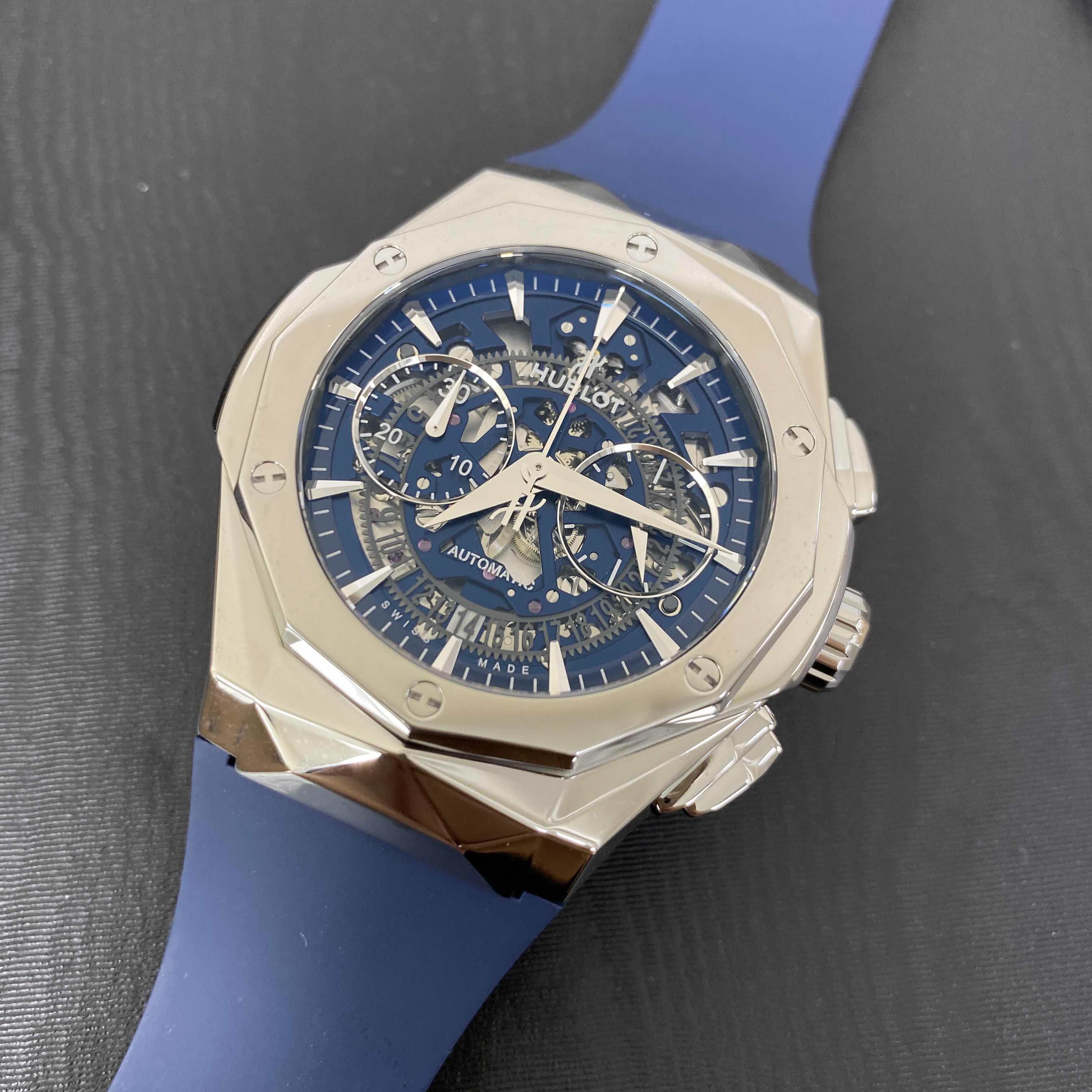 Hublot Classic Fusion 525.NX.5170.RX.ORL21 Automatic Titanium Transparent Dial Blue Rubber Replica - Image 4