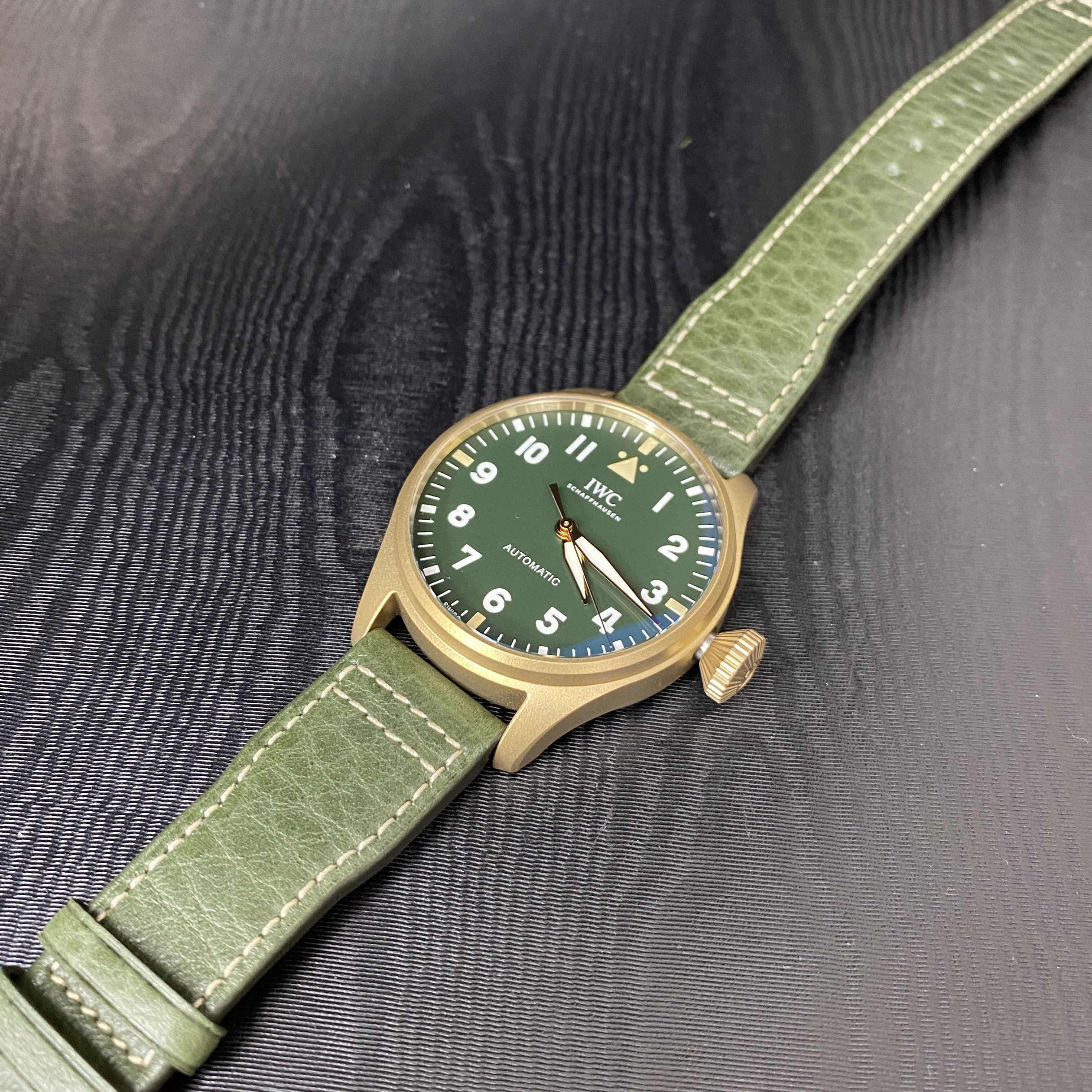 IW329702 - IWC PILOTS Automatic Bronze Replica Watch Green Dial Leather Strap - Image 5