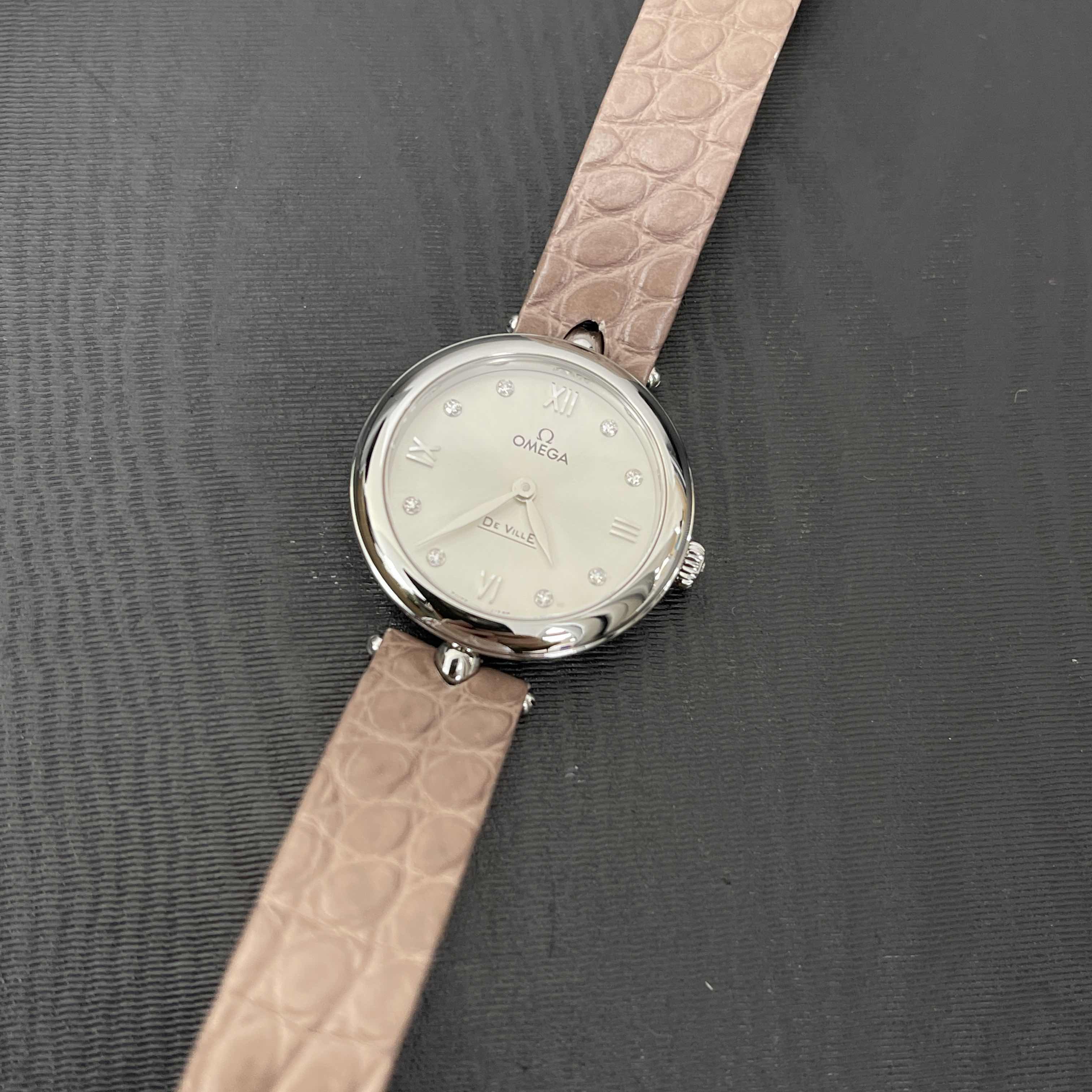 Omega 424.13.27.60.52.001 DE VILLE Quartz Stainless Steel Replica Watch, Silver Dial, Leather Strap - Image 5