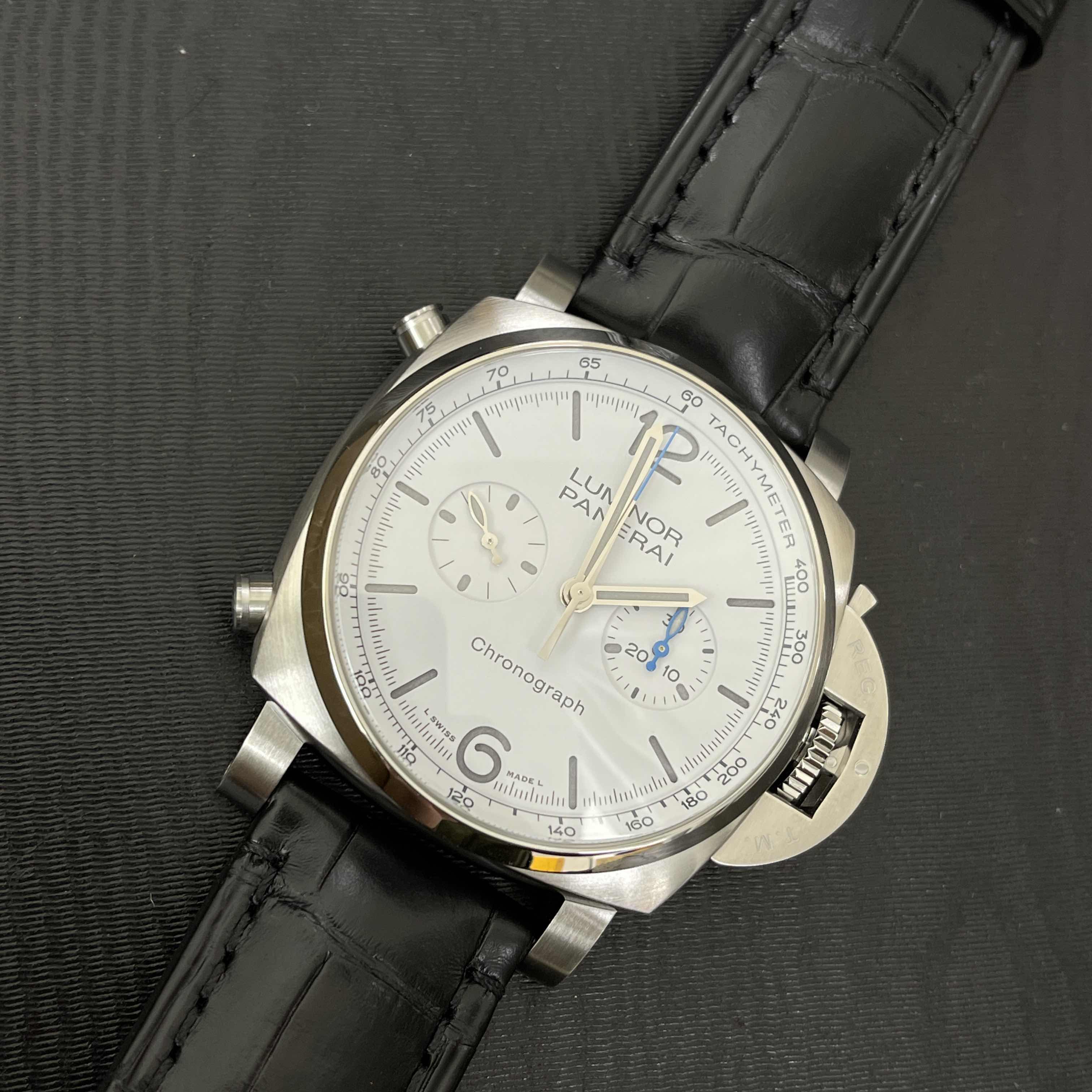 Panerai PAM01218 LUMINOR Stainless Steel Automatic White Dial Alligator Strap Replica Watch - Image 5