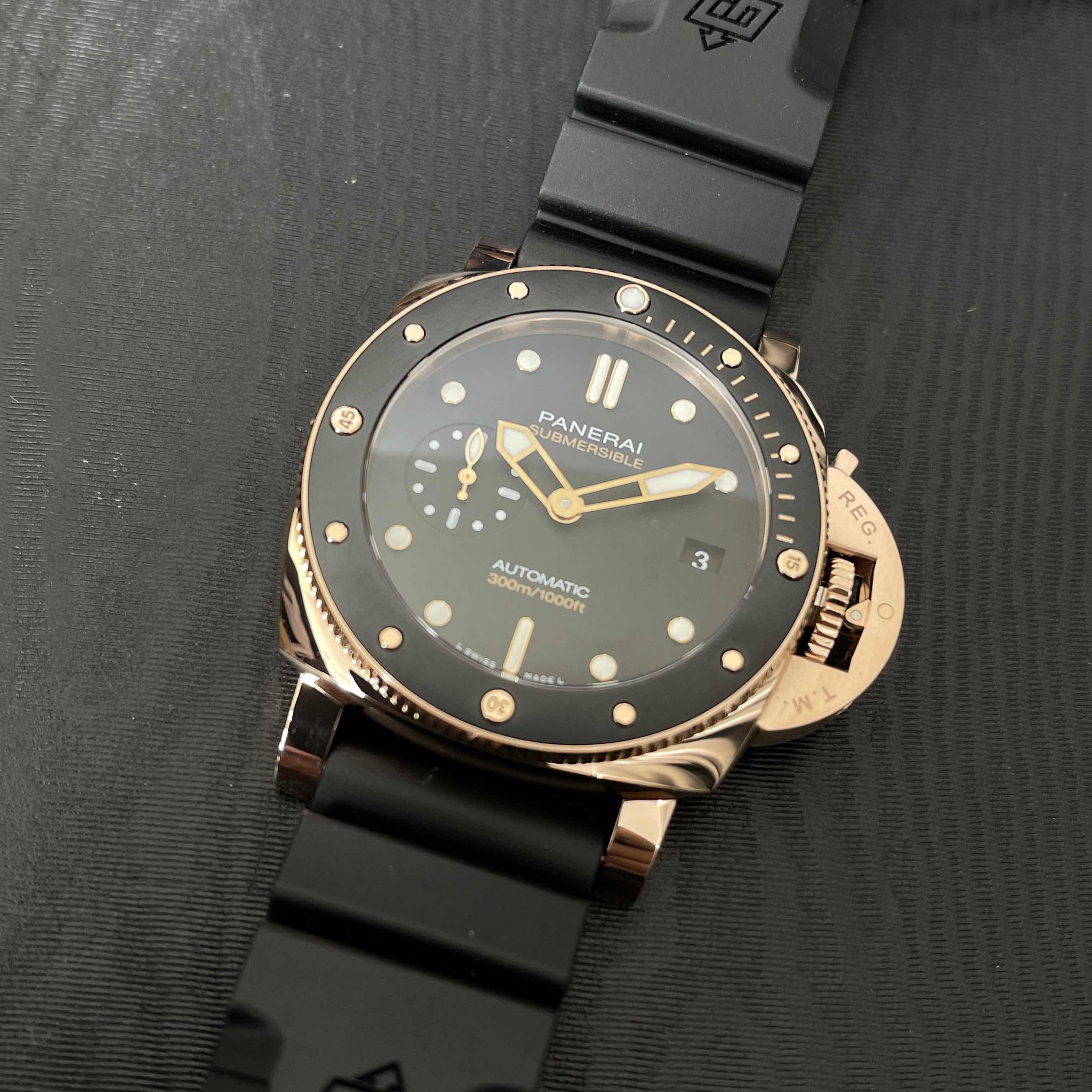 Panerai PAM01164 DIVERS Automatic - 18kt Rose Gold & Ceramic - 42mm - Swiss Clone - Replica Watch - Image 5
