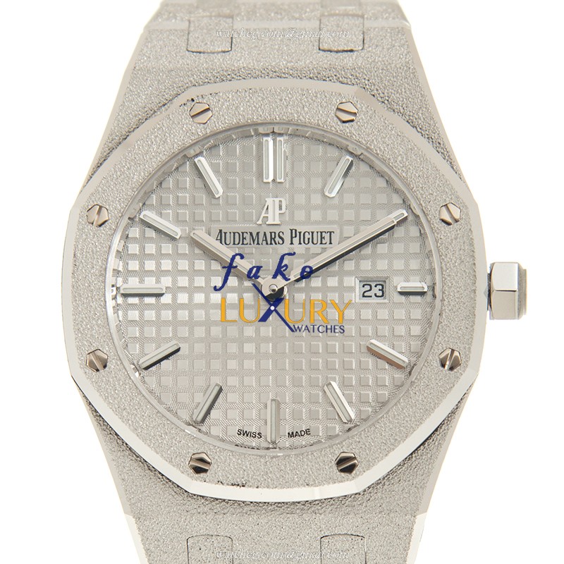 Audemars Piguet 67653BC.GG.1263BC.01 Replica Watch, 33mm 18kt White Gold Case, Silver Dial - Luxury Replica Watch